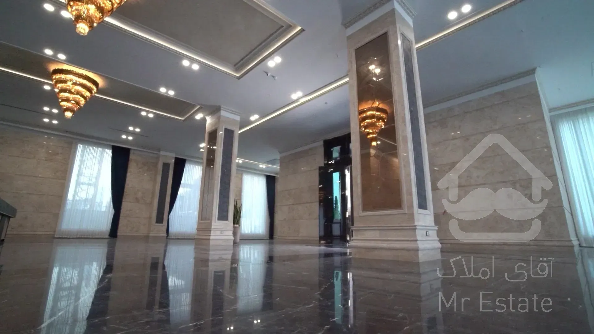 209 متر ویودار در رونیکا پالاس غروی