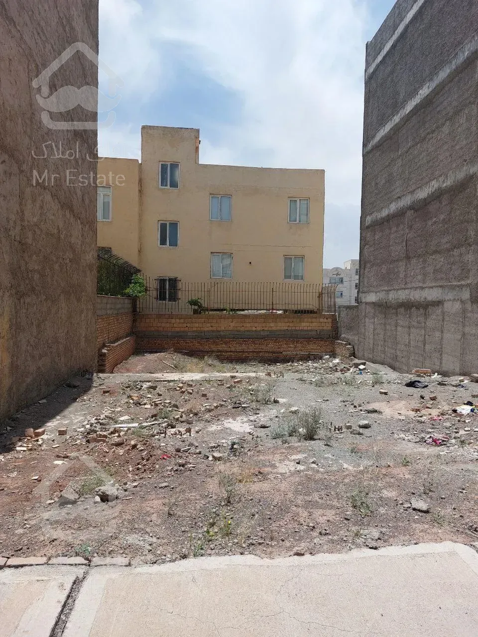 فروش زمین مسکونی ۱۵۰ متر با مجوز سه و پیلوت  فاز ۳