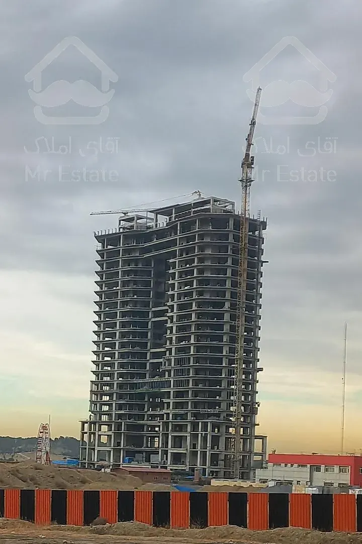 ثبت نام واحد ۸۰ متری برج هایپرلوکس دریاچه چیتگر