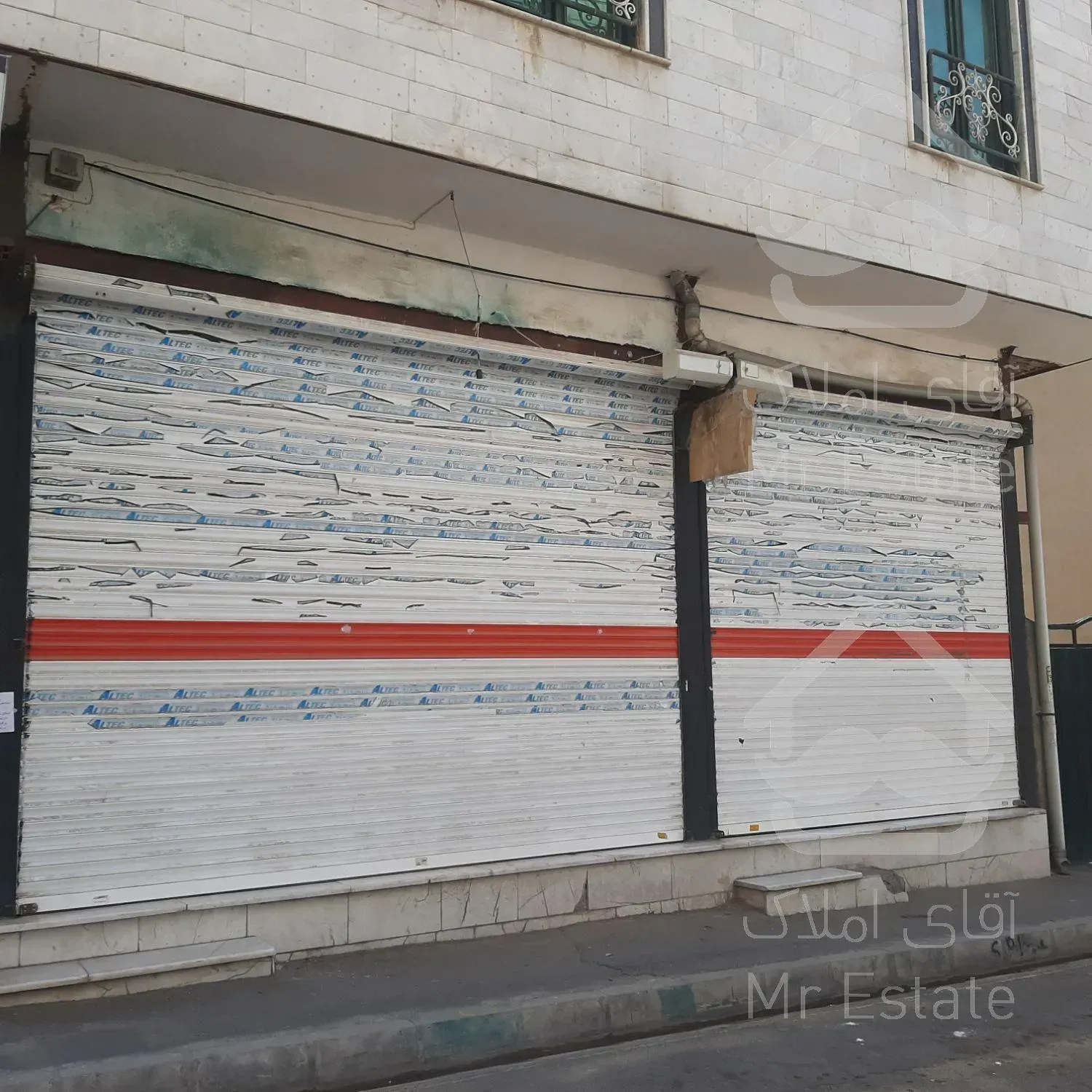 مغازه هم کف 50 متری با بحر 10