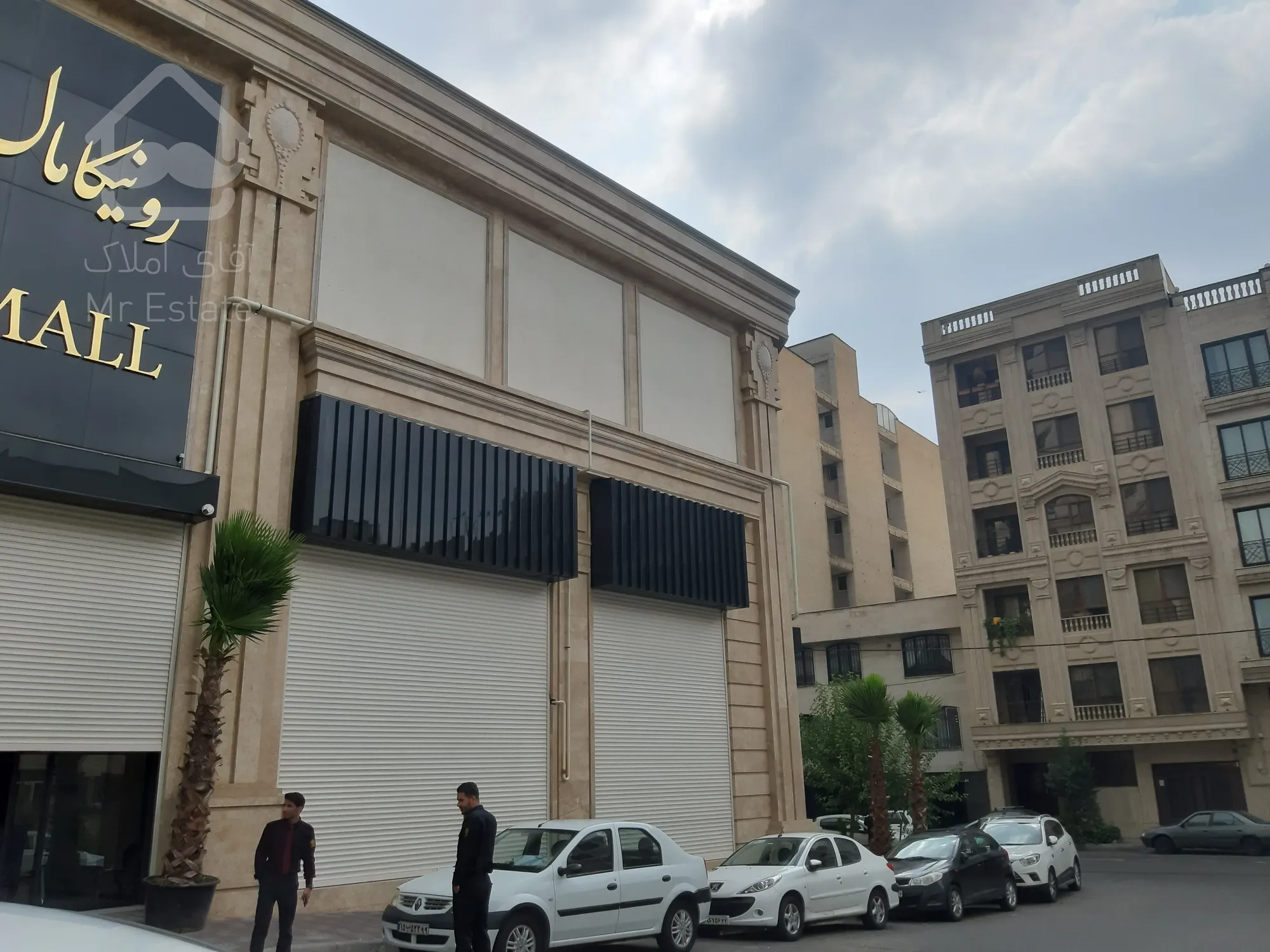 اجاره مغازه در رونیکا مال پاسداران جنب مترو حسین آباد