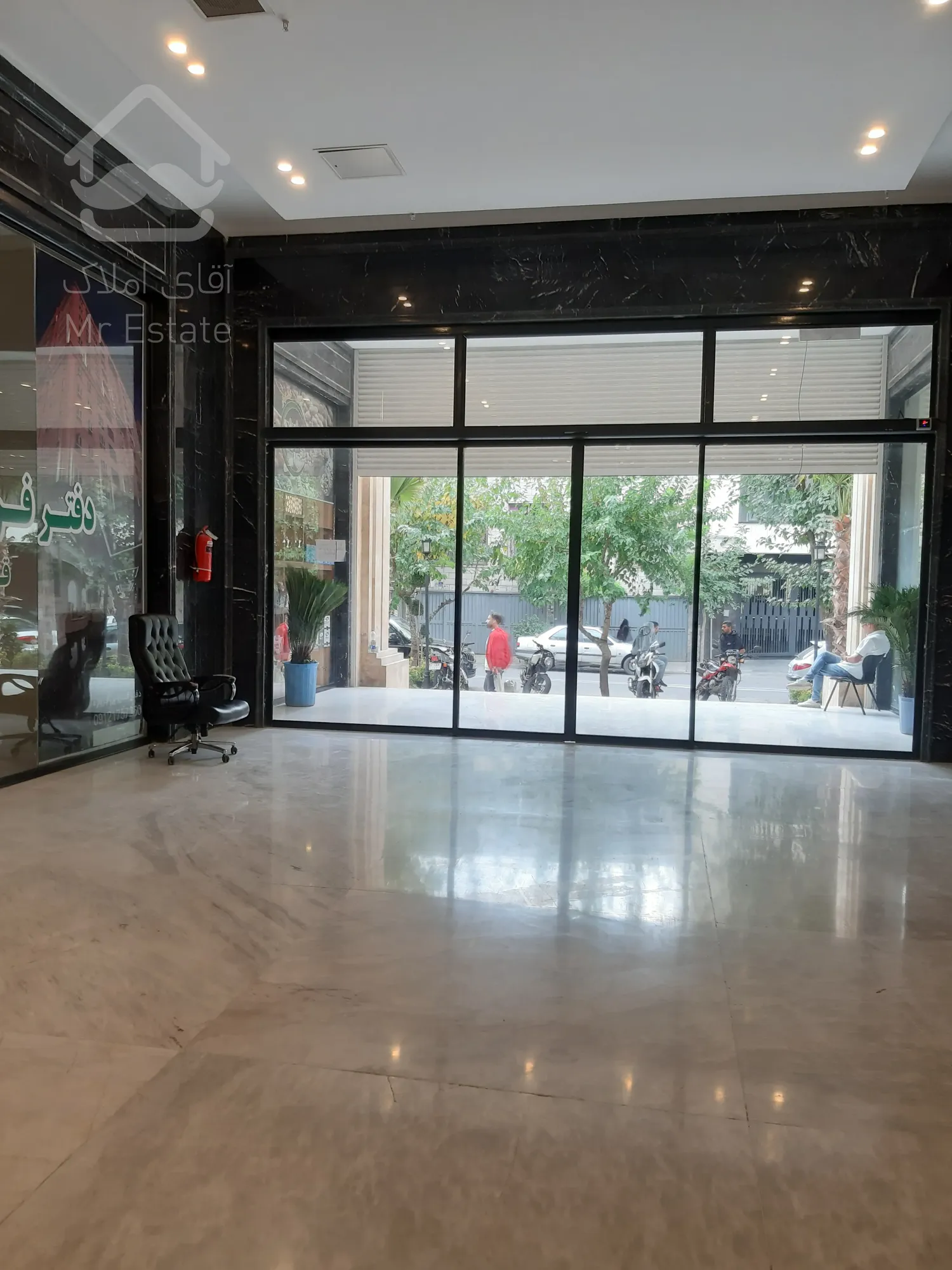 اجاره مغازه در رونیکا مال هروی با قیمت پایین و سه ماه تنفس