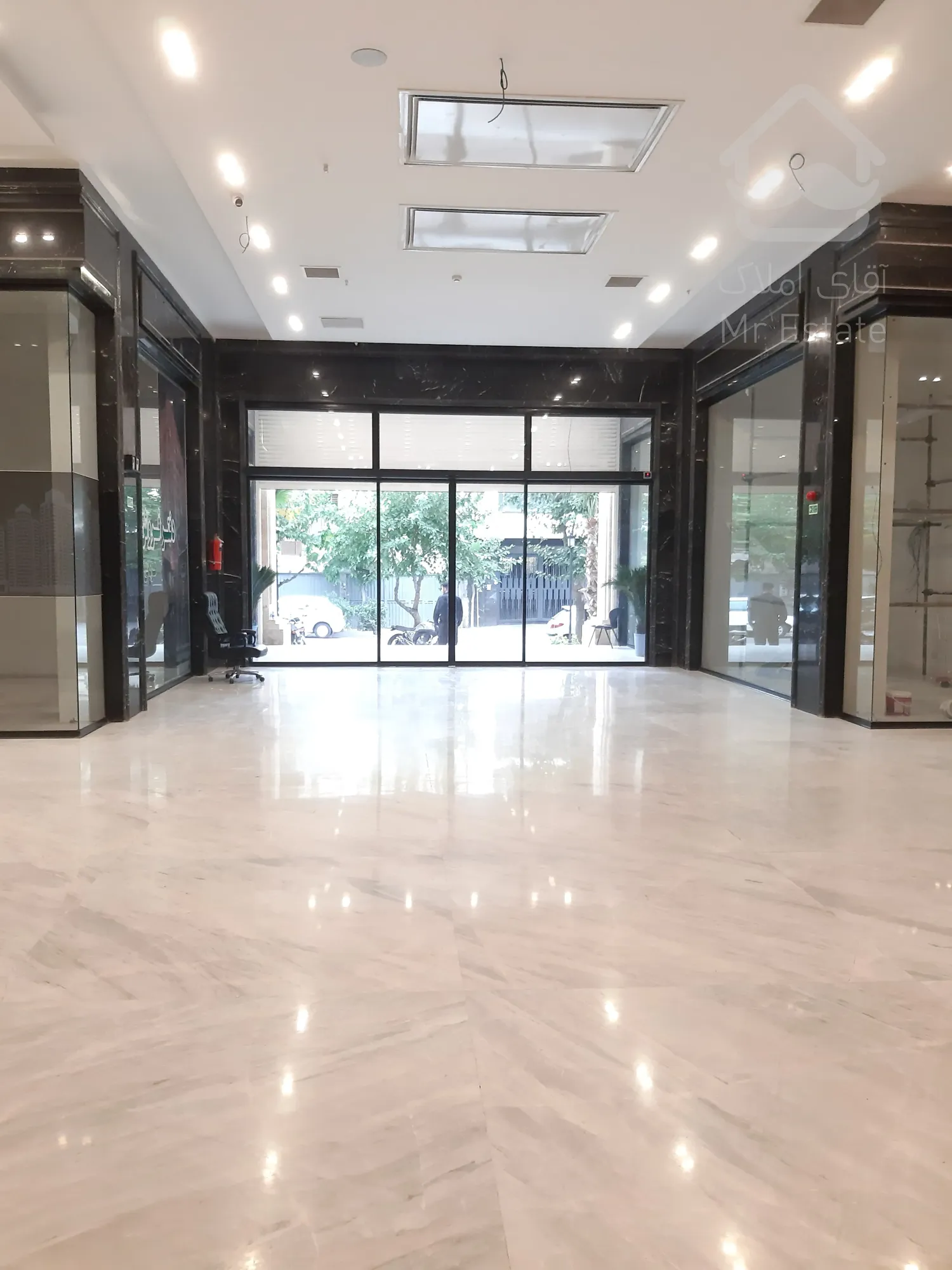 فروش واحدهای تجاری / میرزابابایی / پونک صنف طلا و جواهرات / طبقه دوم