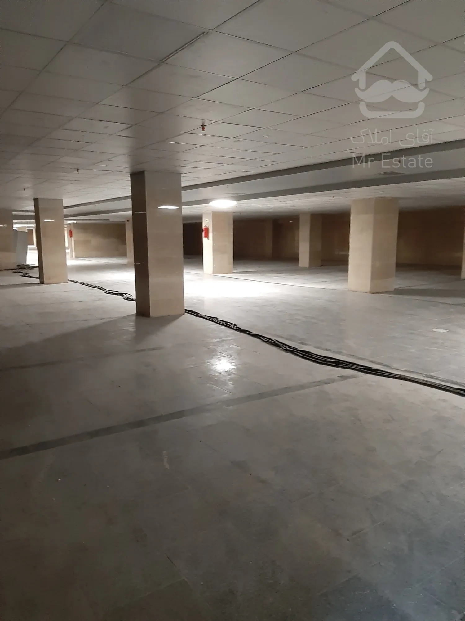 فروش تجاری در رونیکامال هروی/56متر با موقعیت عالی