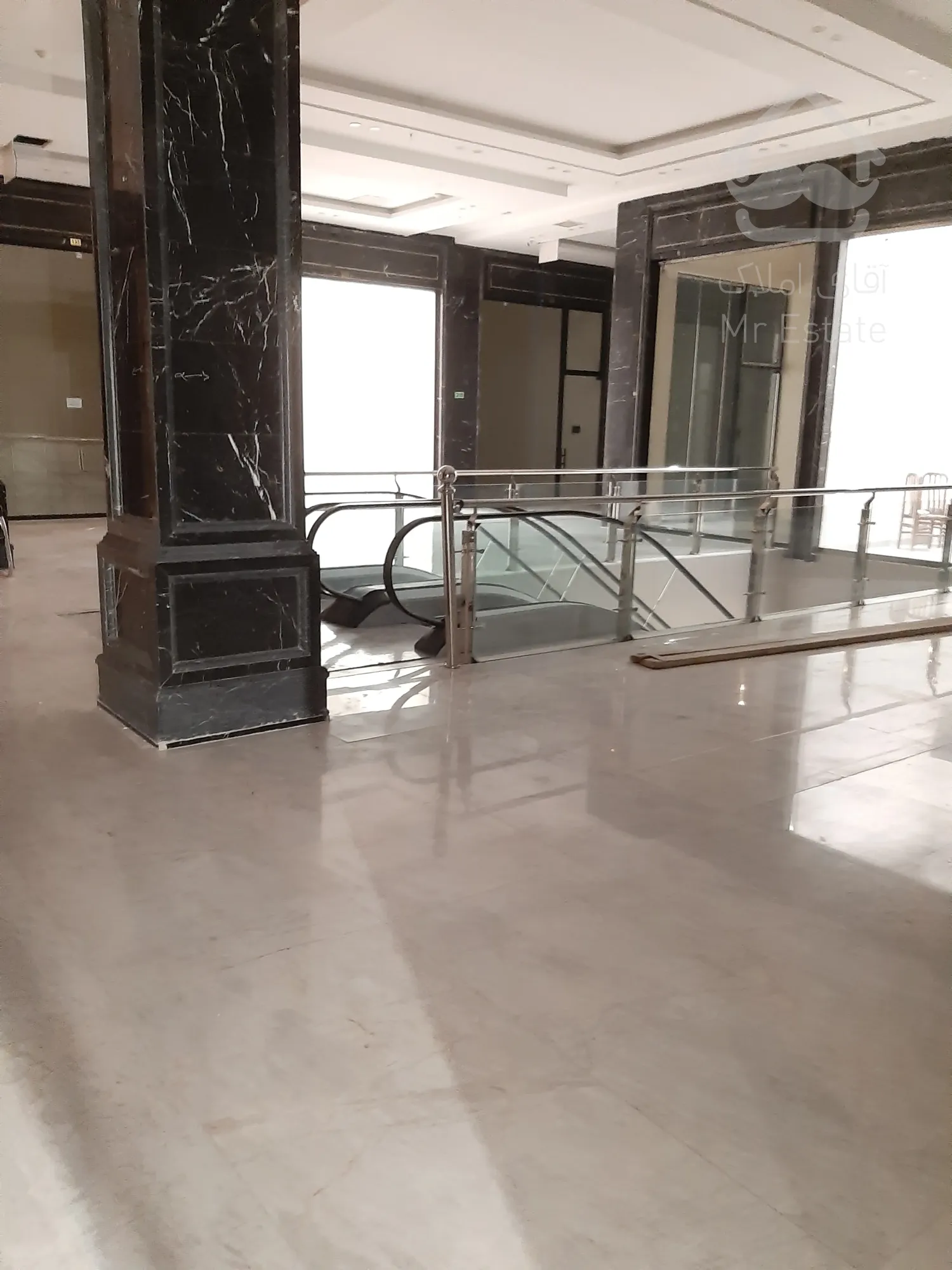 پیش فروش واحد تجاری رونیکاپالاس میرزابابایی اقساط ویژه حاج رحیم قربانی