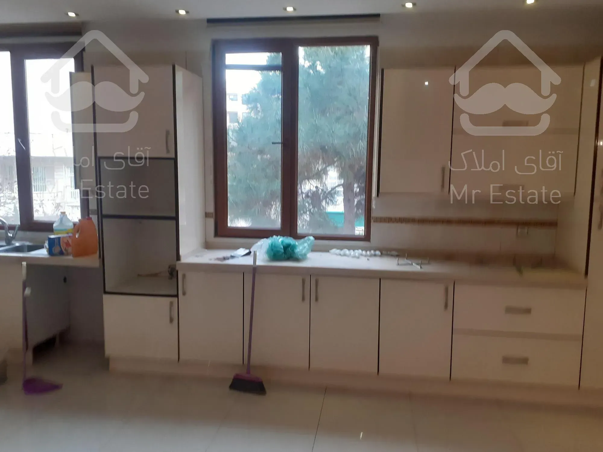 رهن 210 متری دیباجی جنوبی /محسنیان