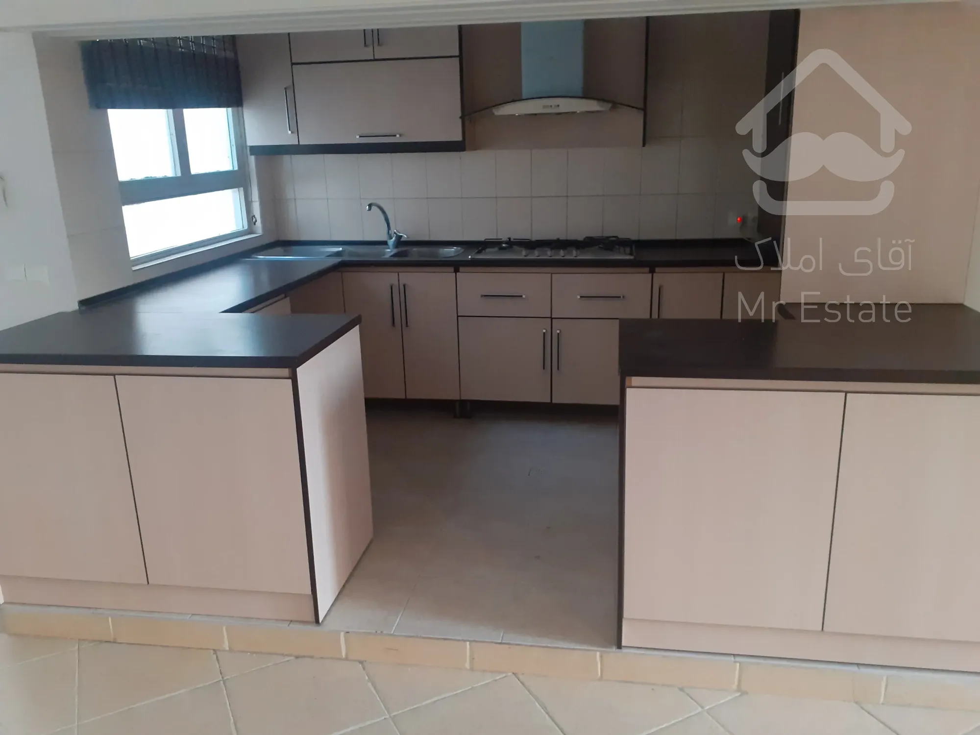 فروش 100 متری پاسداران