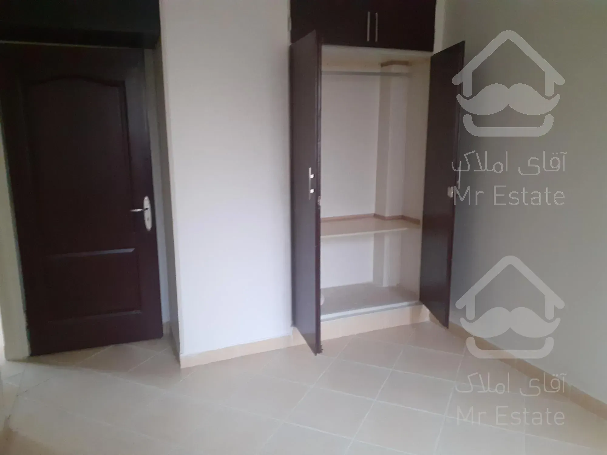 موقعیت اداری پاسداران 90 متر با سند اداری