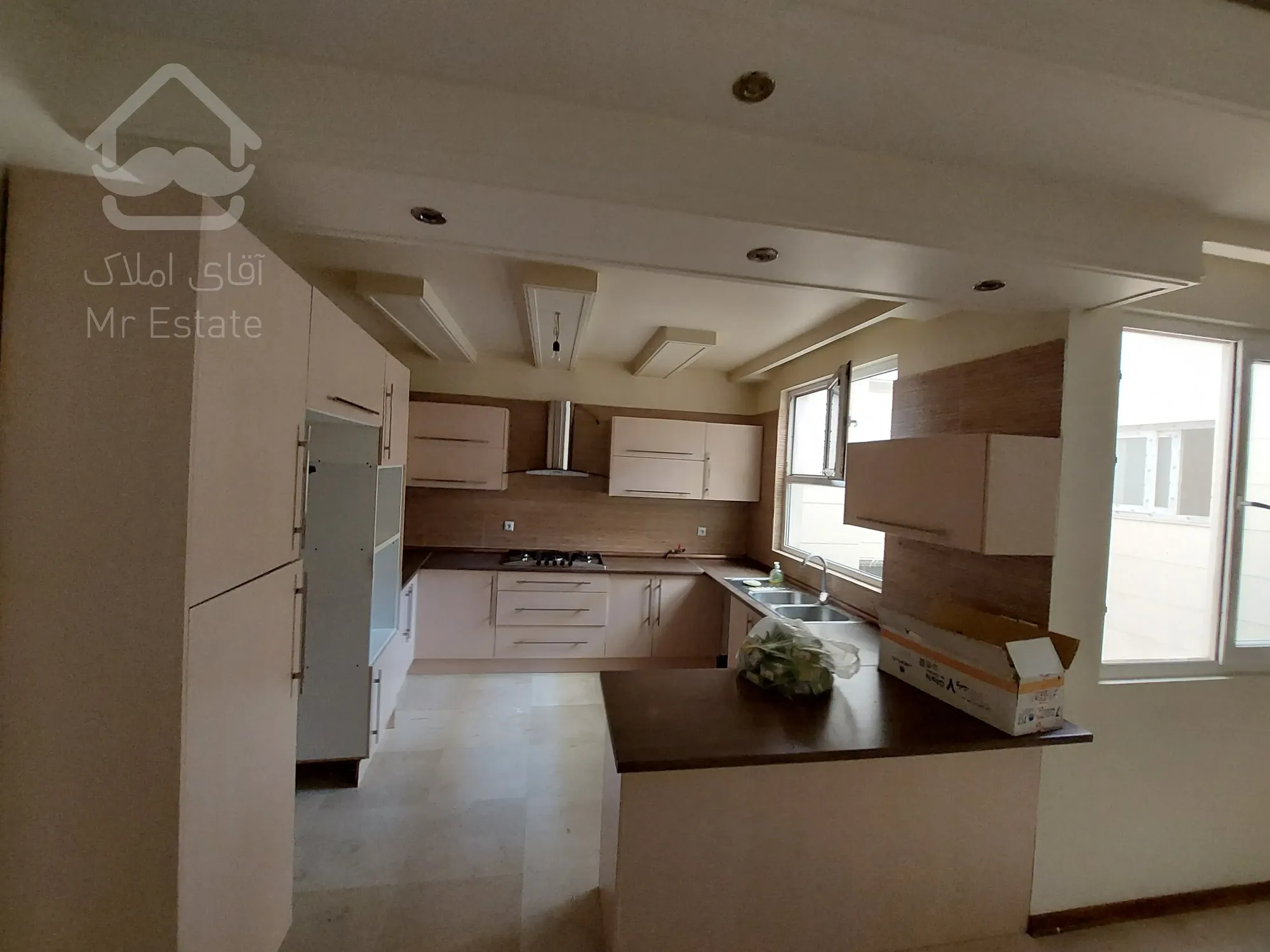 فروش 160 متری پاسداران