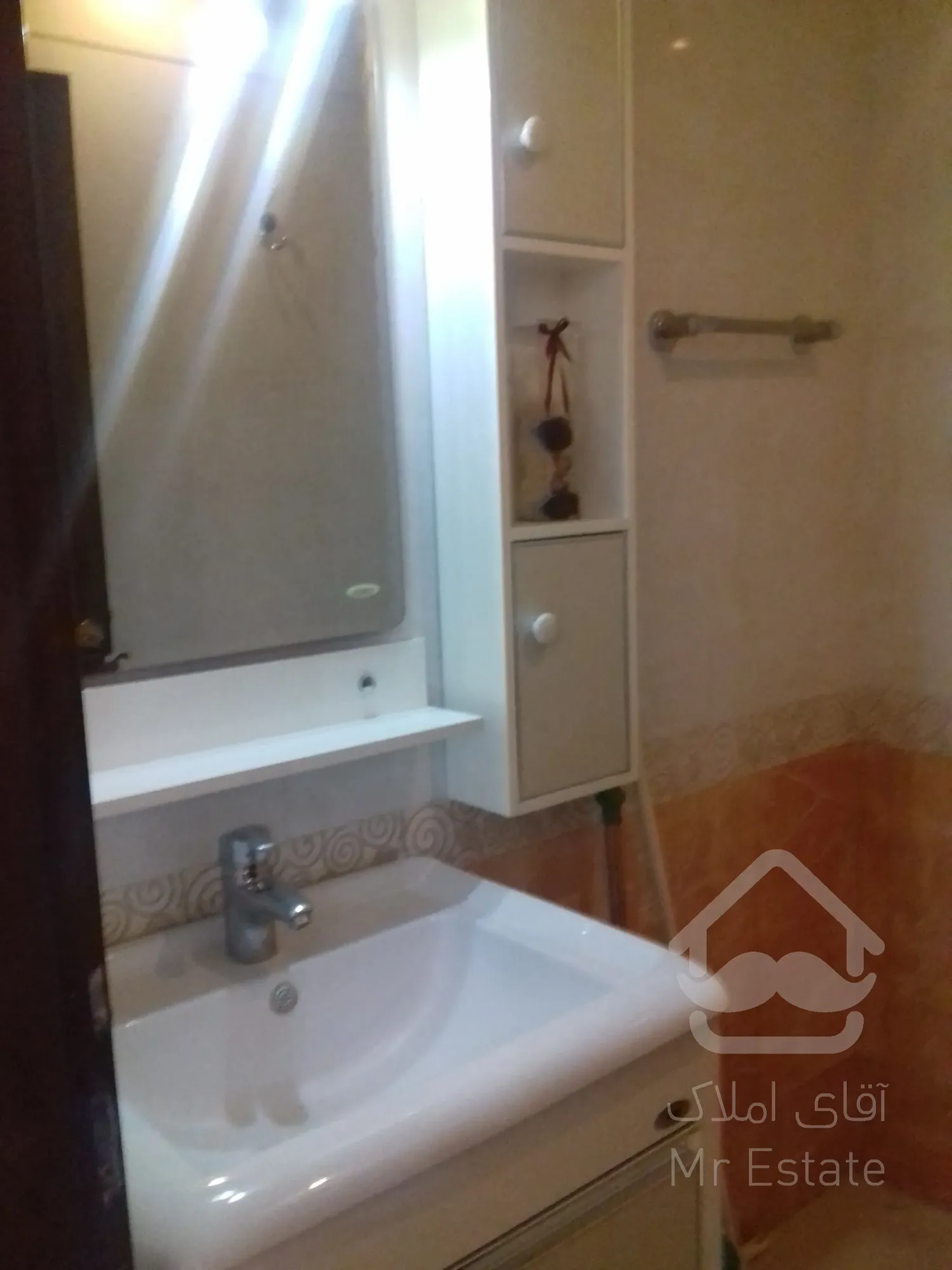 فروش 100 متری پاسداران