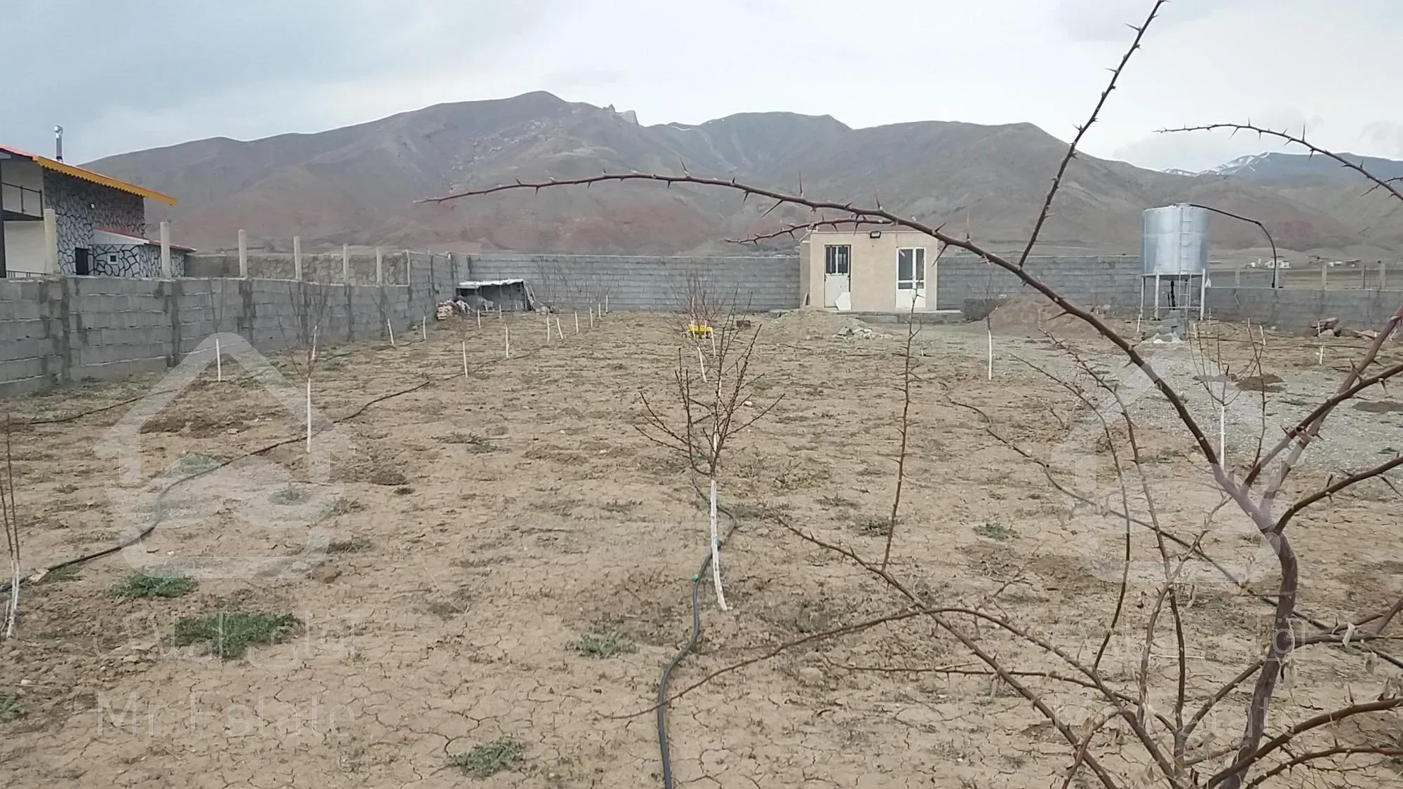 ویلا باغ در جاده اسپیران نهند روبروی اغداش