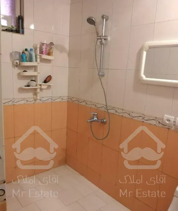 آپارتمان95 متری خوش نقشه ونوگیر(۱۲مترحیاط خلوت)