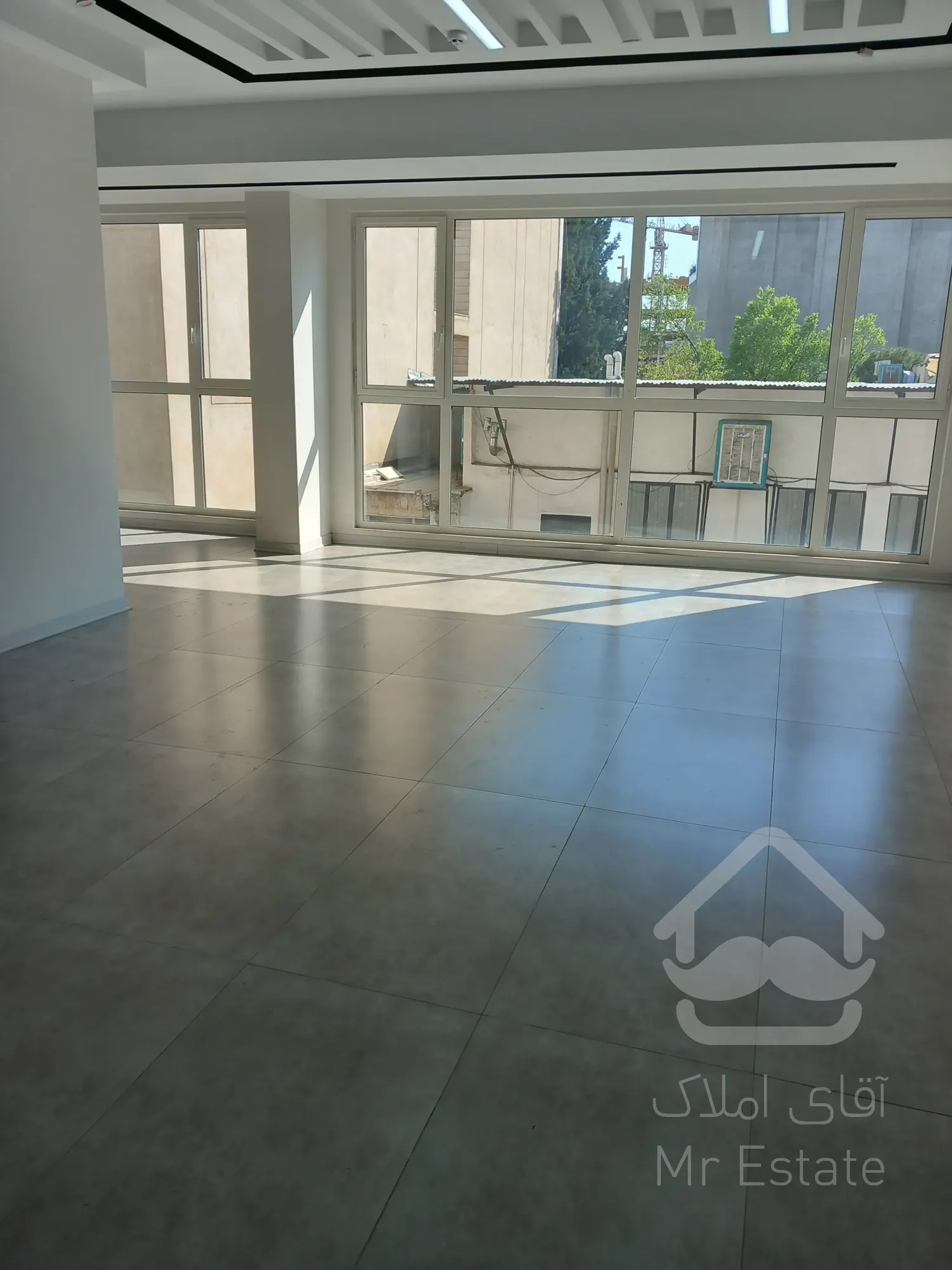 110 متری پاسداران