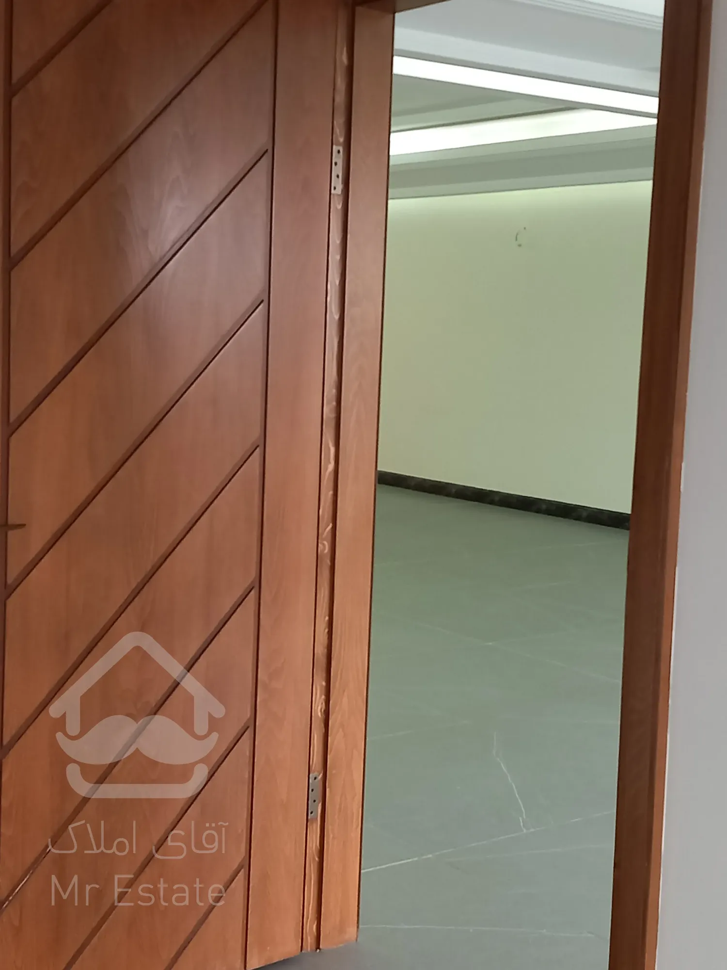 145 متری دیباجی