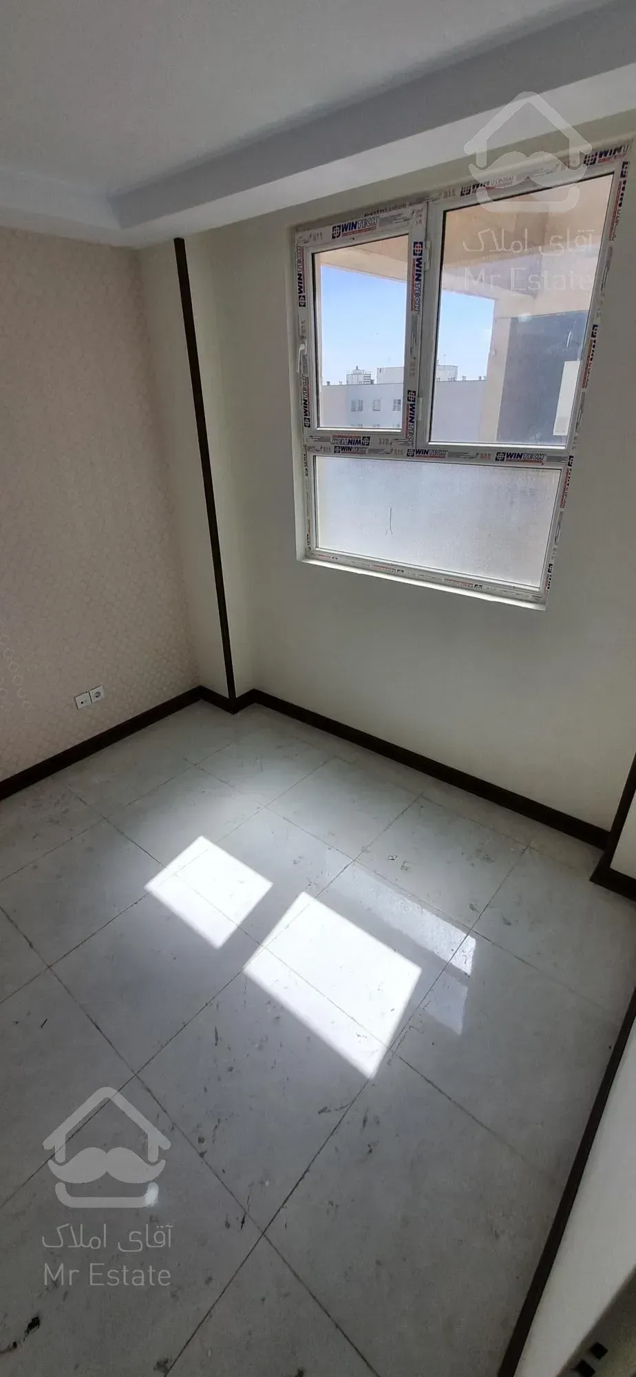 ۷۲ متر برج بام کلیدنخورده