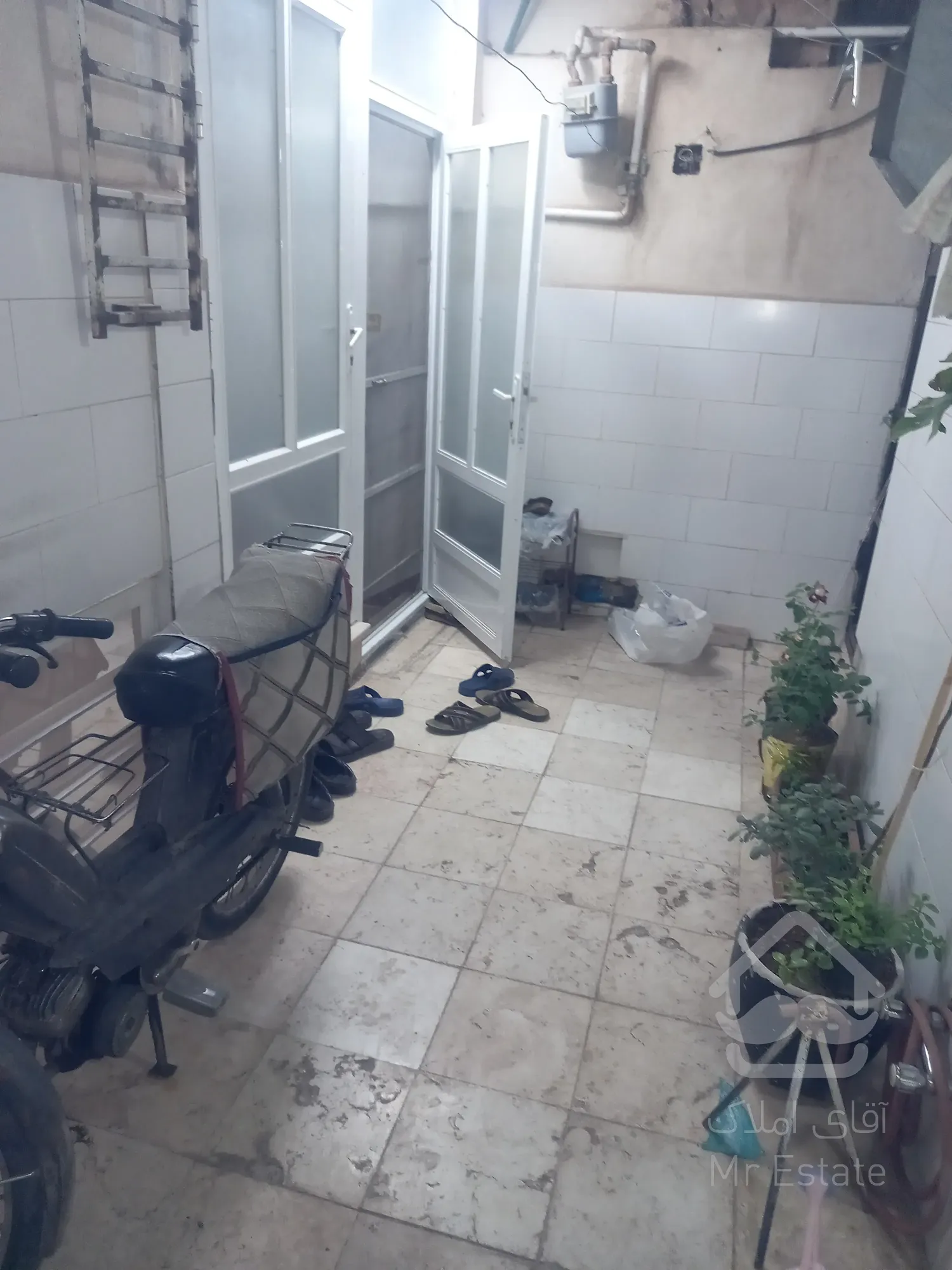 خانه پشت قواره دو طبقه در شهرک فاطمیه