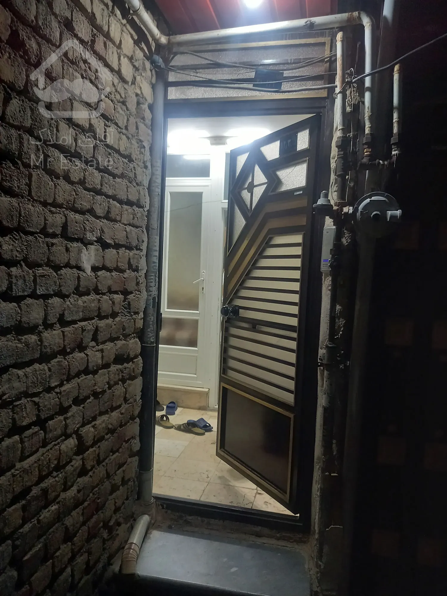 خانه پشت قواره دو طبقه در شهرک فاطمیه