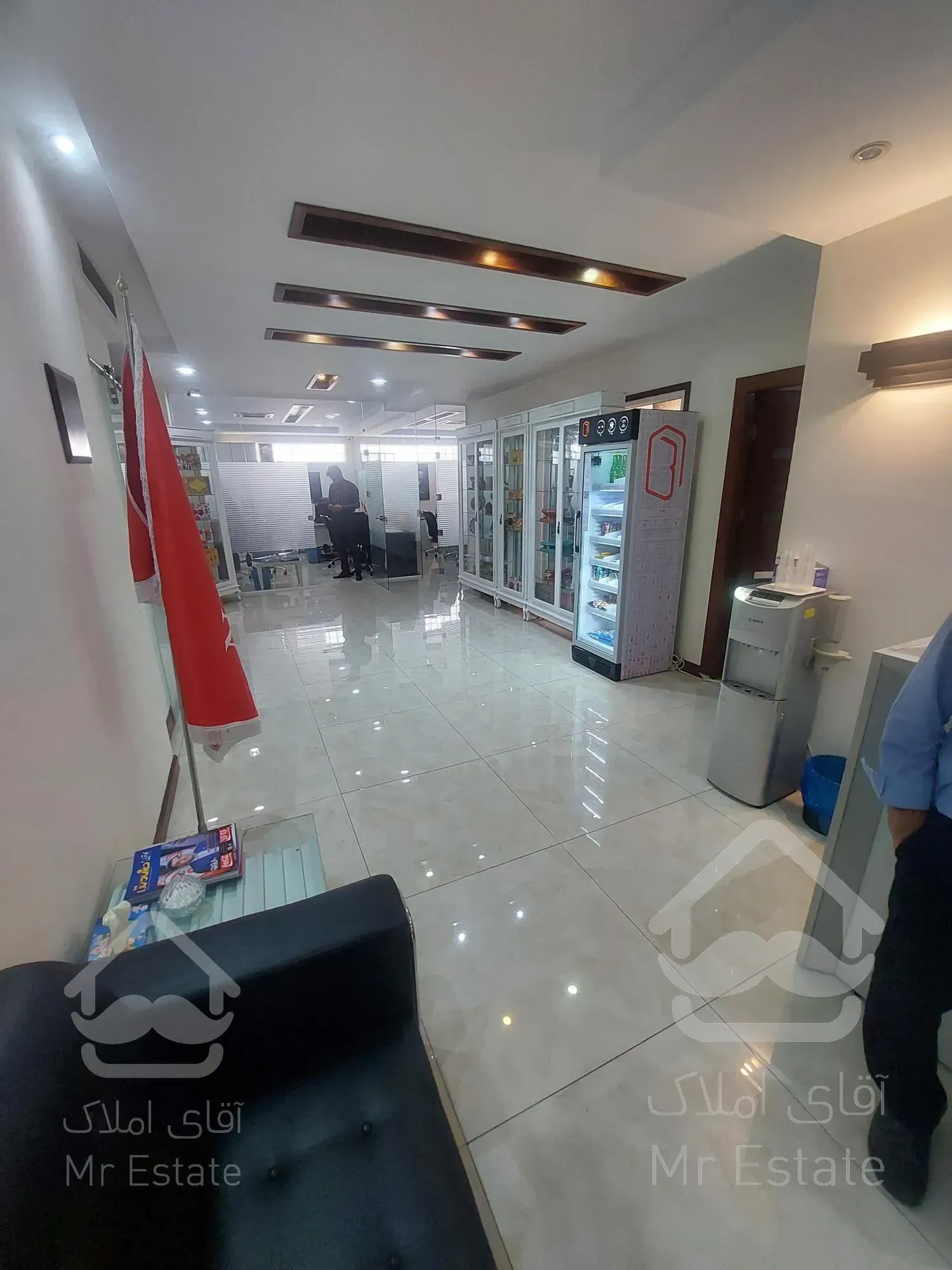 ۲۲۰ متر سند اداری ۳ پارکینگ جهان کودک