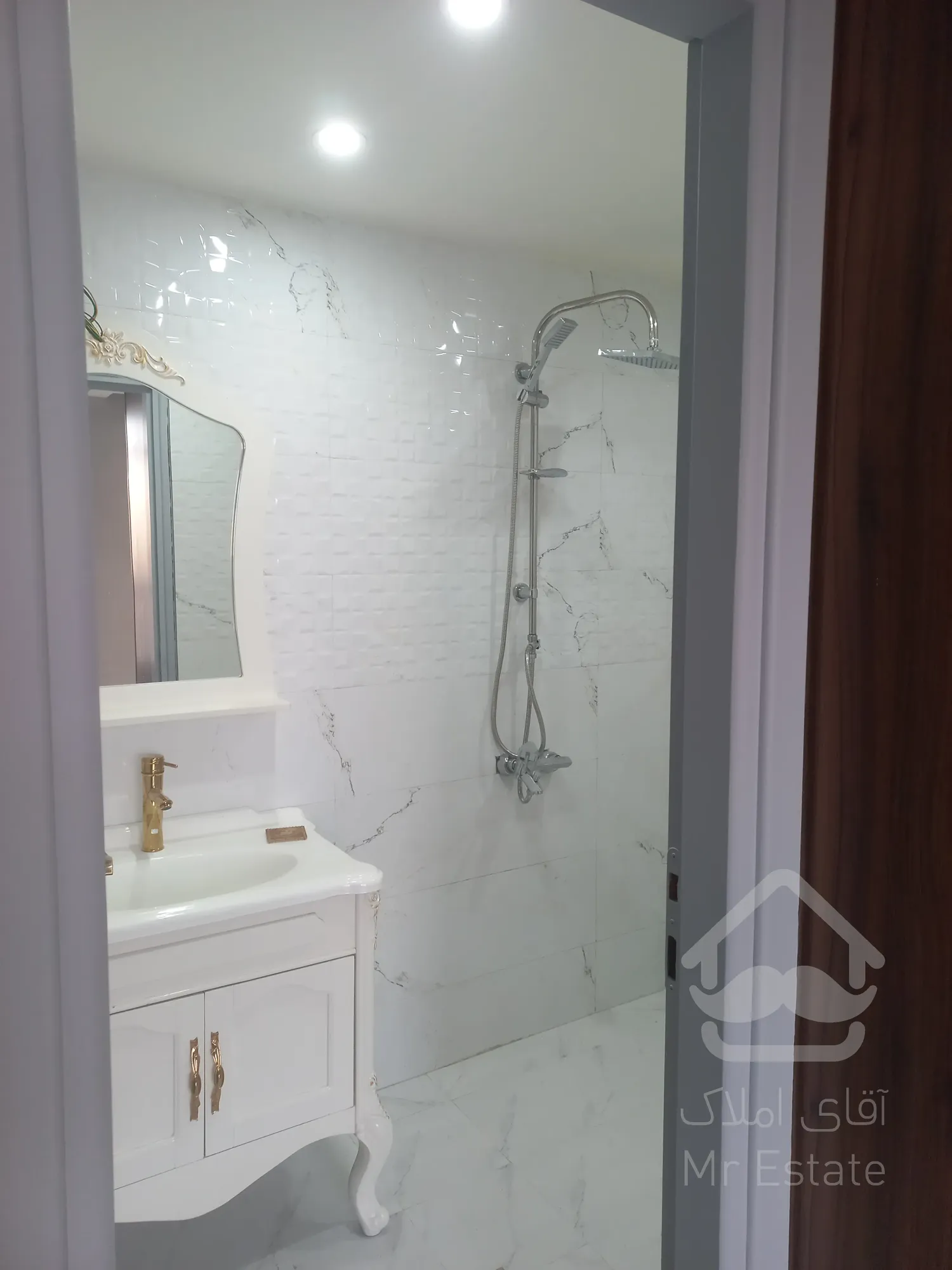 اجاره 200  متری منظریه