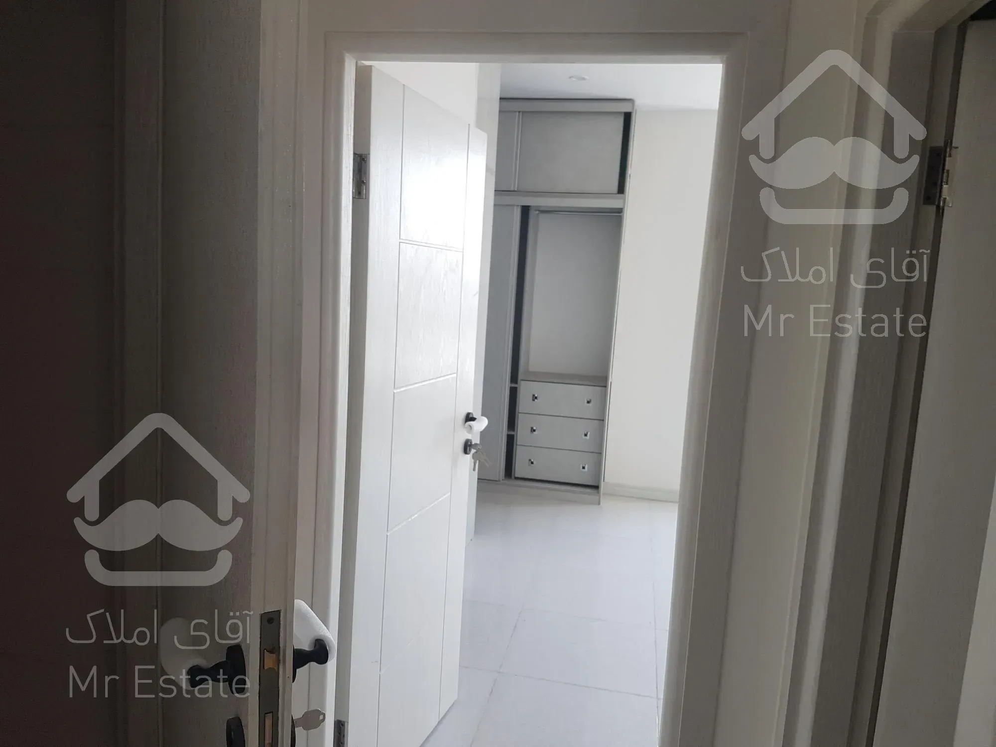 فروش آپارتمان در جمالزاده/نوساز/۹۶ متری