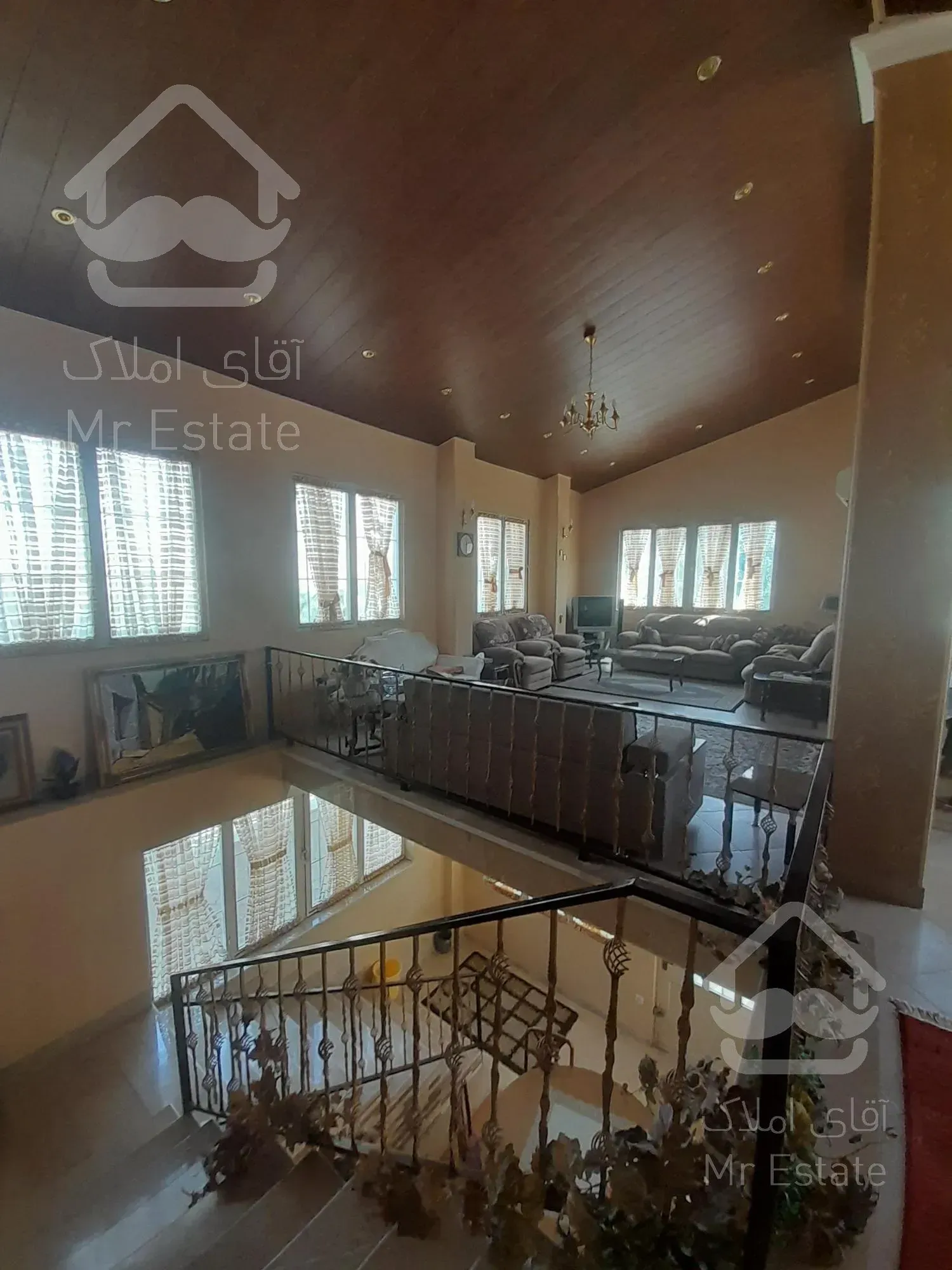 ویلا لاکچری شهمیرزاد با توپوگرافی خاص و منظر رویایی،فول فرنیش