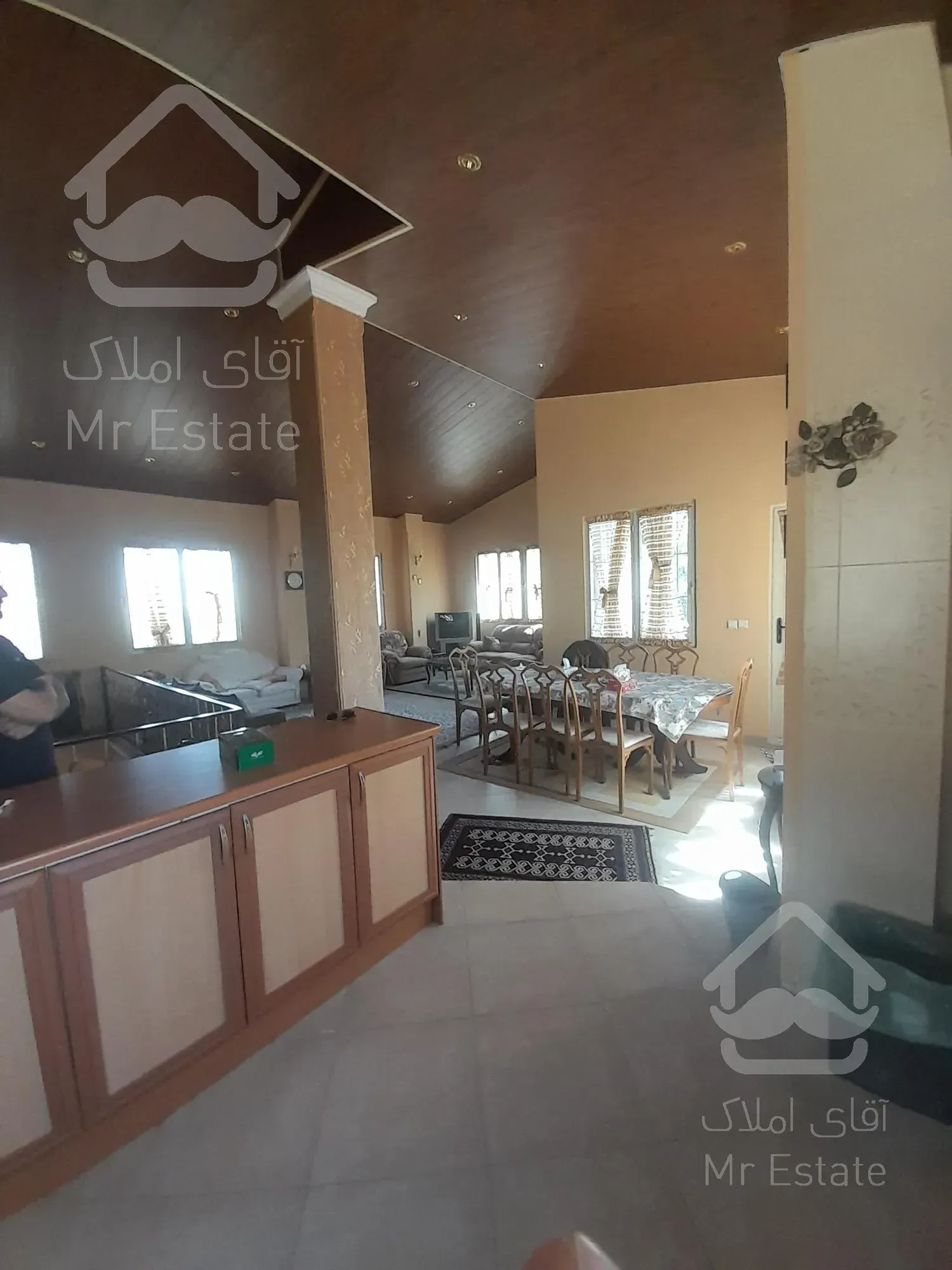 ویلا لاکچری شهمیرزاد با توپوگرافی خاص و منظر رویایی،فول فرنیش