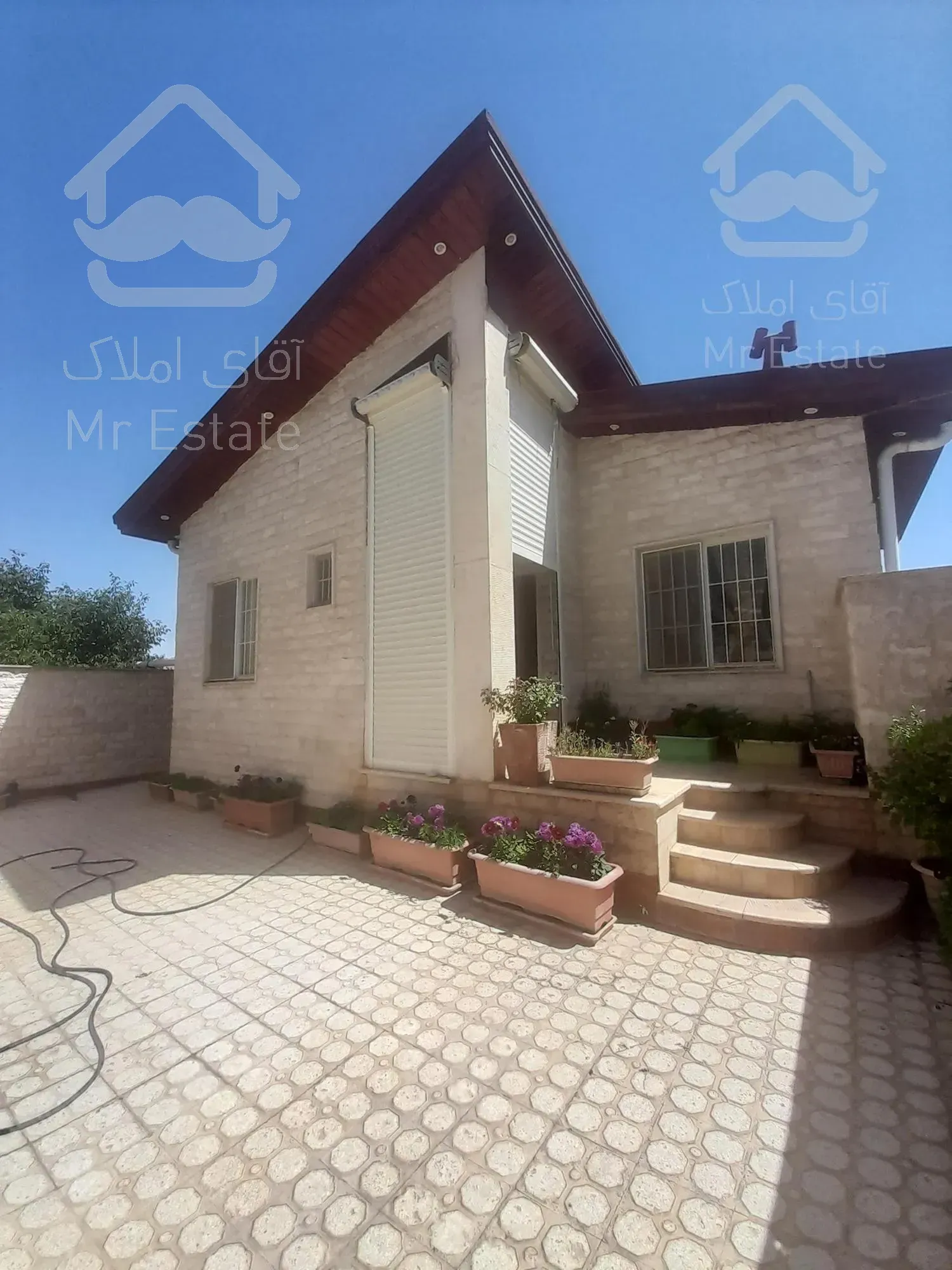 ویلا لاکچری شهمیرزاد با توپوگرافی خاص و منظر رویایی،فول فرنیش