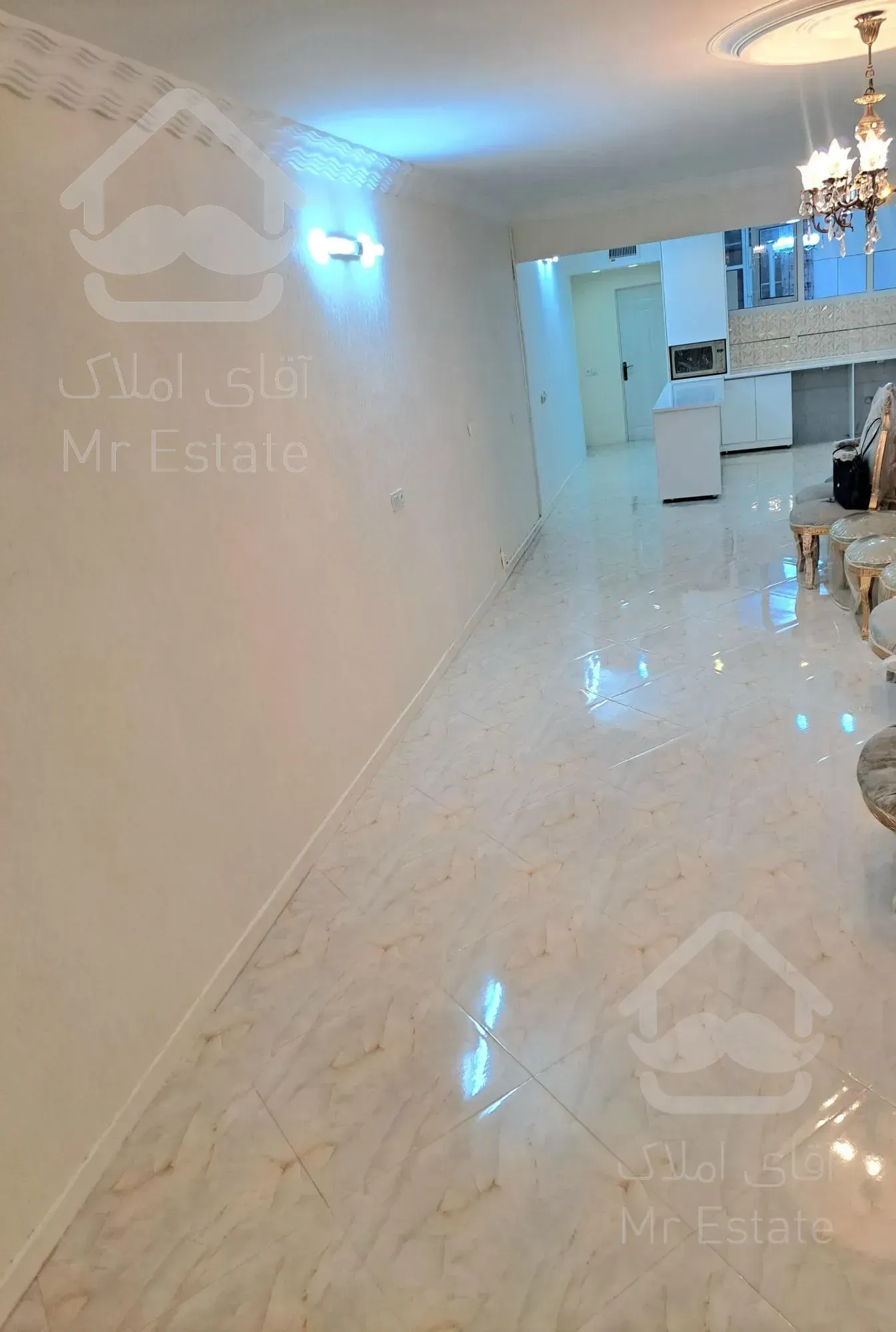 آپارتمان115 متری با 10متر حیاط اختصاصی دارای سقف کاذب(جمعا125 متر)در جانباز7