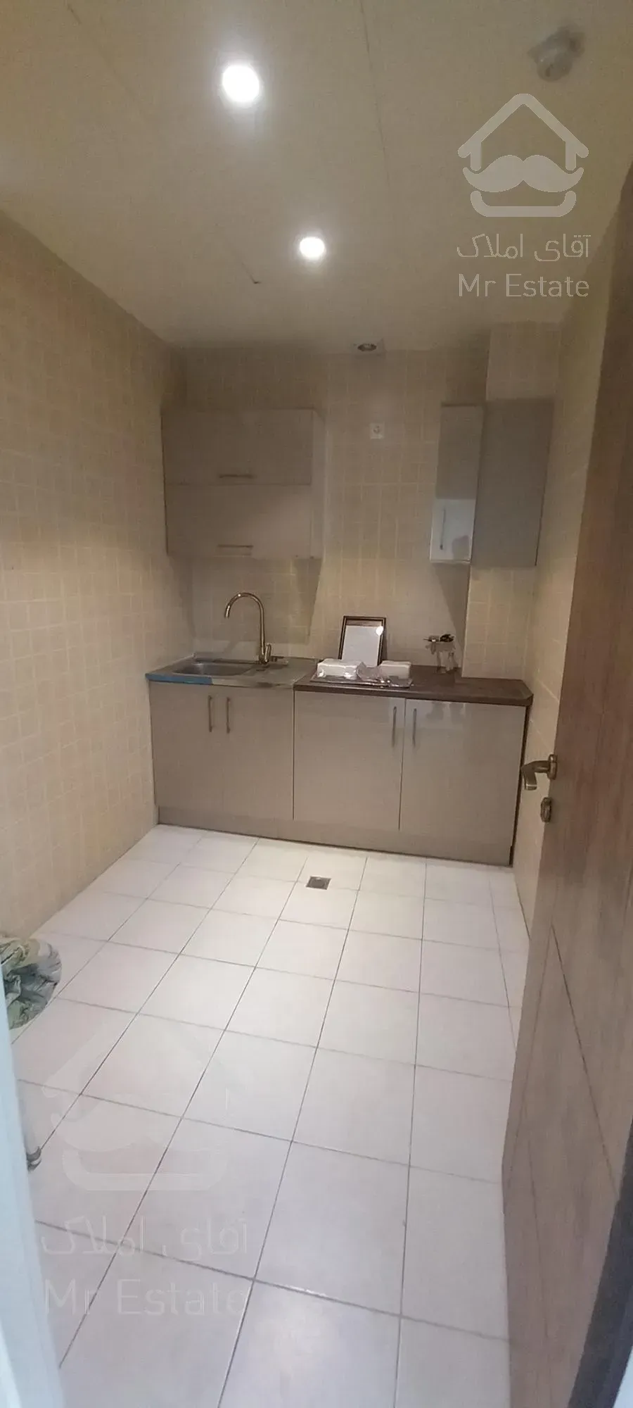 ۱۴۰۰ متر سند اداری مستغلات نوساز