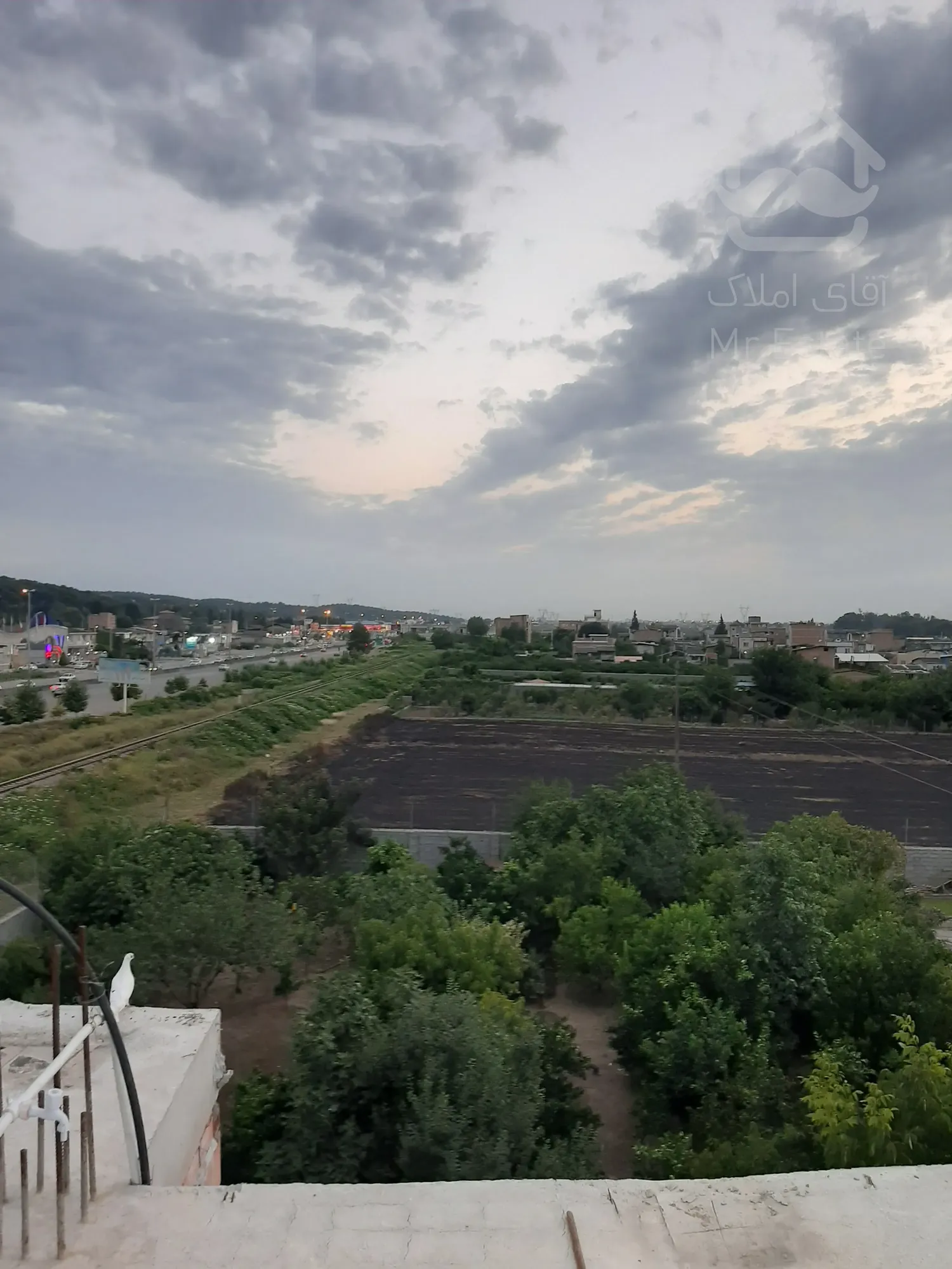 ساختمان نیمه کاره دوبلکس