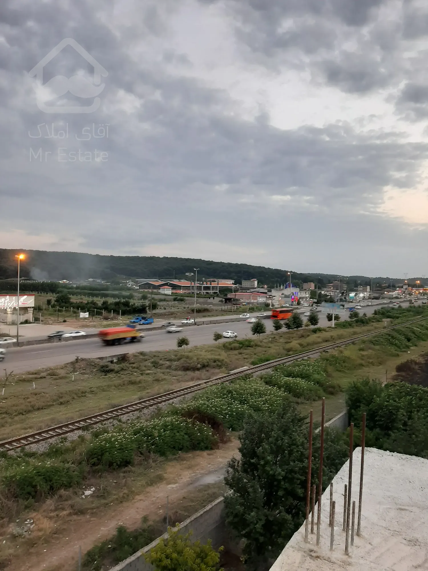 ساختمان نیمه کاره دوبلکس