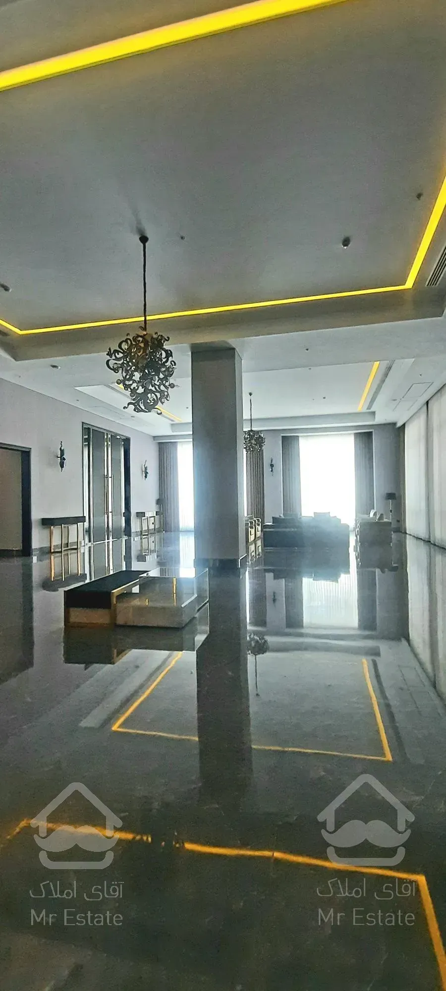 فروش آپارتمان ۴۰۰ متری در برج کامرانیه