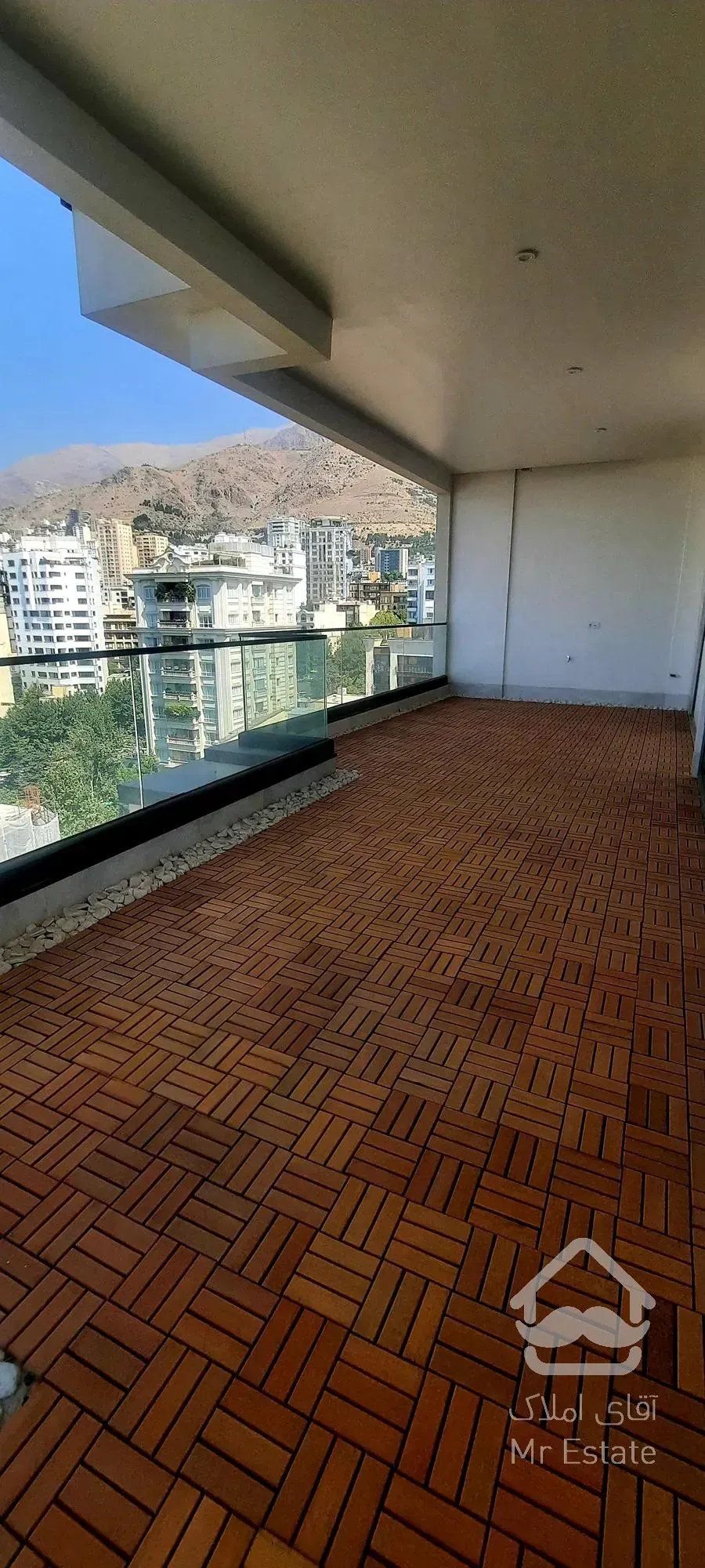 فروش آپارتمان ۴۰۰ متری در برج کامرانیه