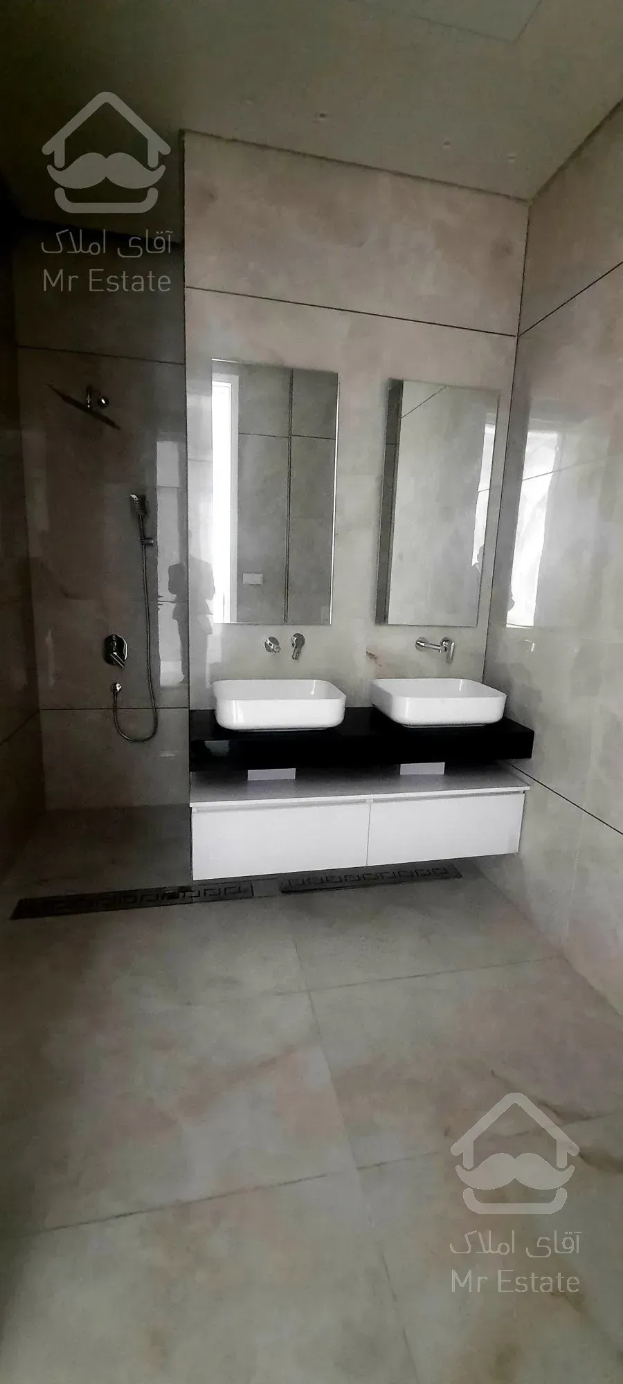 فروش آپارتمان ۴۰۰ متری در برج کامرانیه