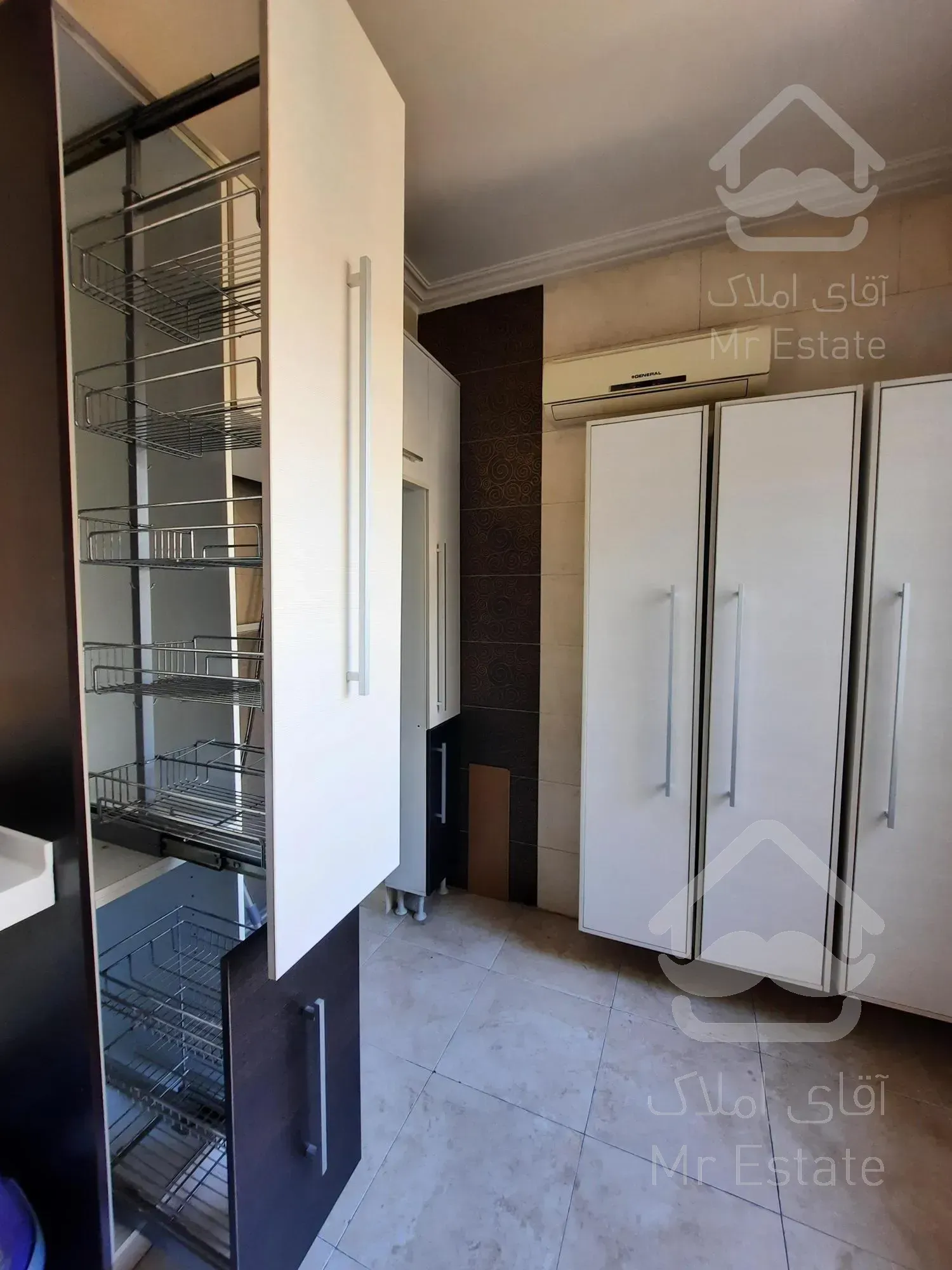 سهروردی شمالی*تک واحدی*185متر*دو پارکینگ*نورونقشه