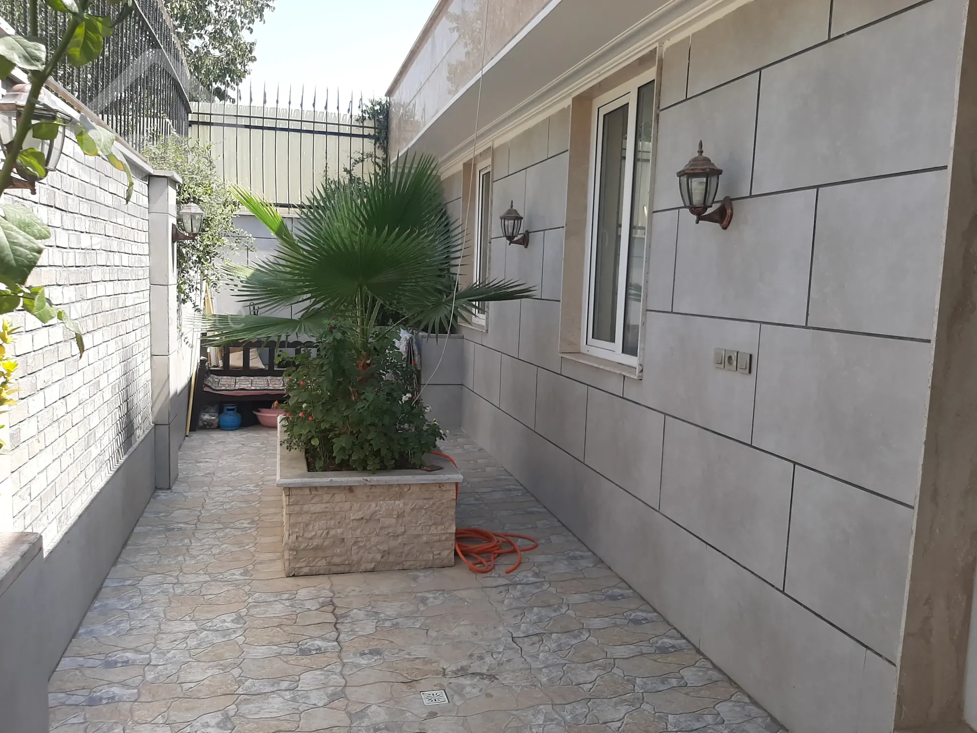 خانه ویلایی ۲۵۰ متر