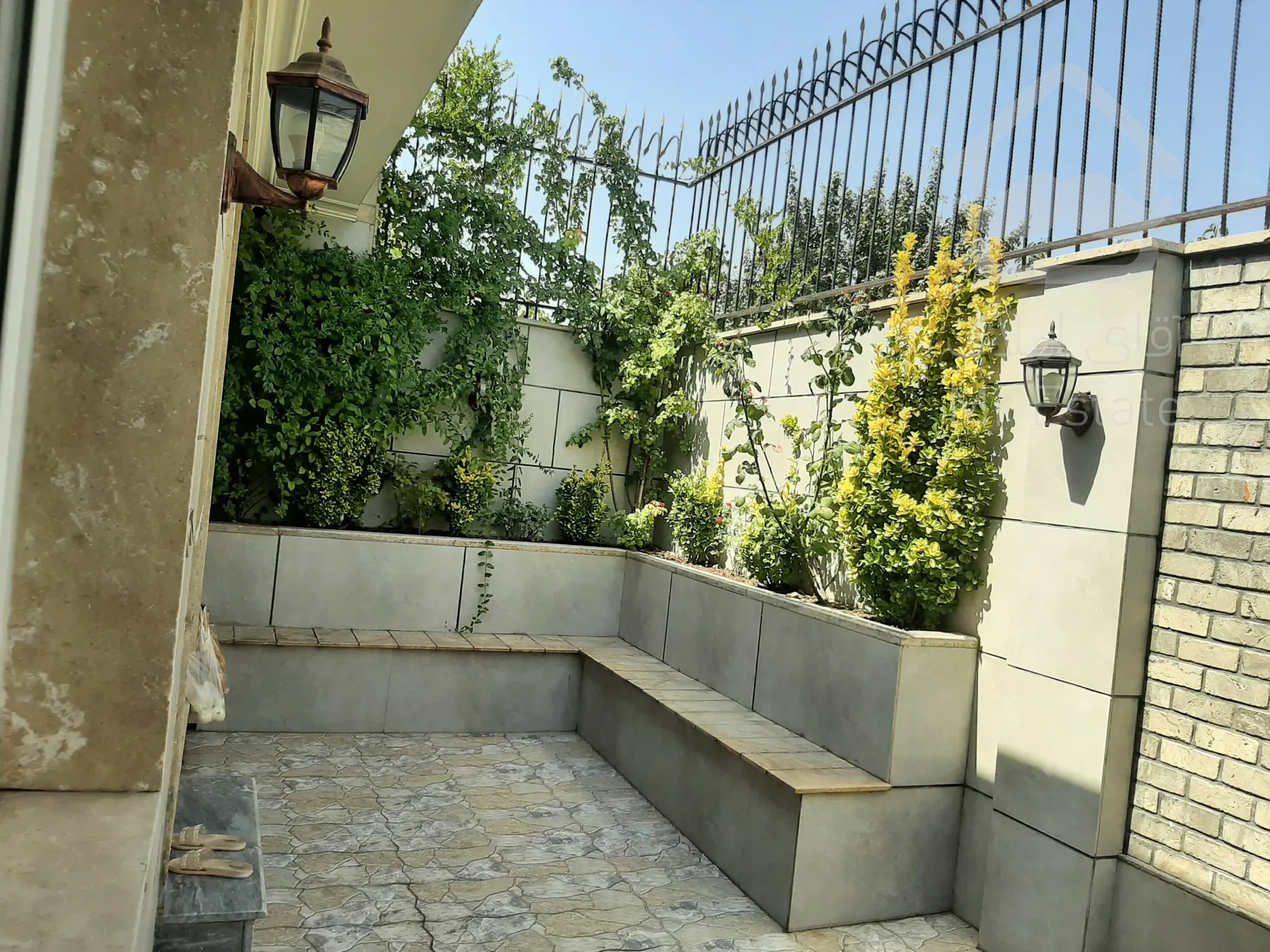 خانه ویلایی ۲۵۰ متر