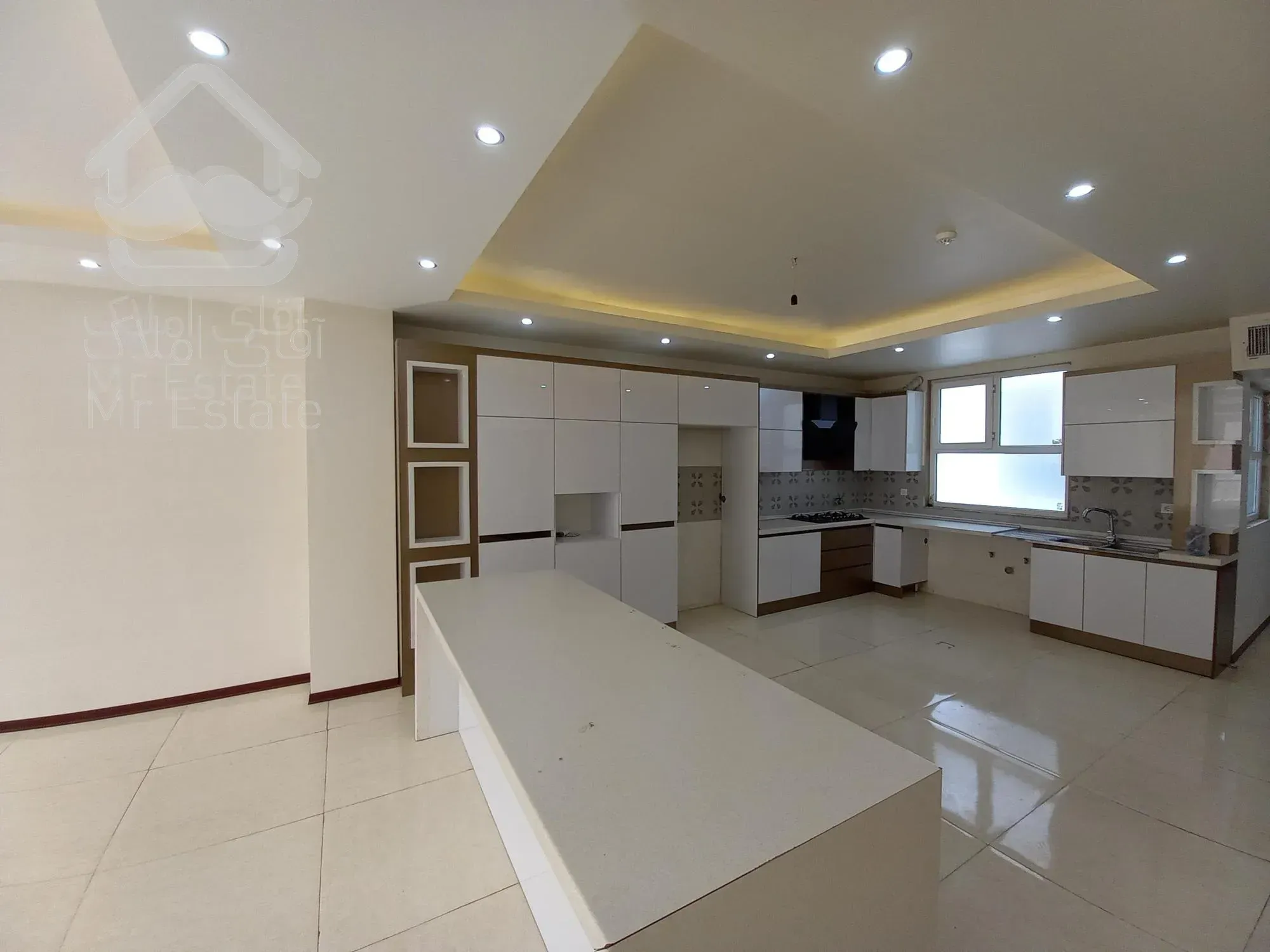 آپارتمان،۱۶۸متر،سه خوابه،گلشهر