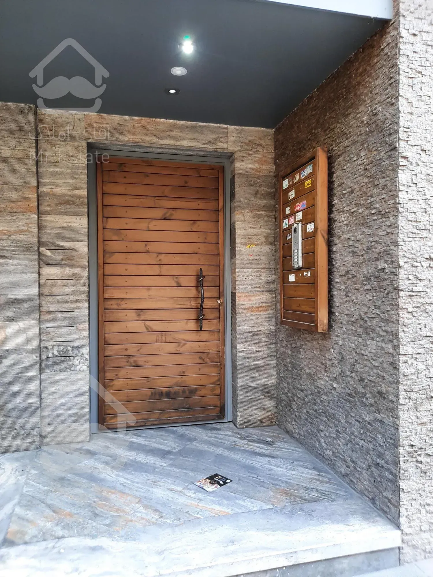 ۱۲۰مترنیلوفر،تاپ لوکیشن،۲خواب،غرق نور،شیک پاسیو