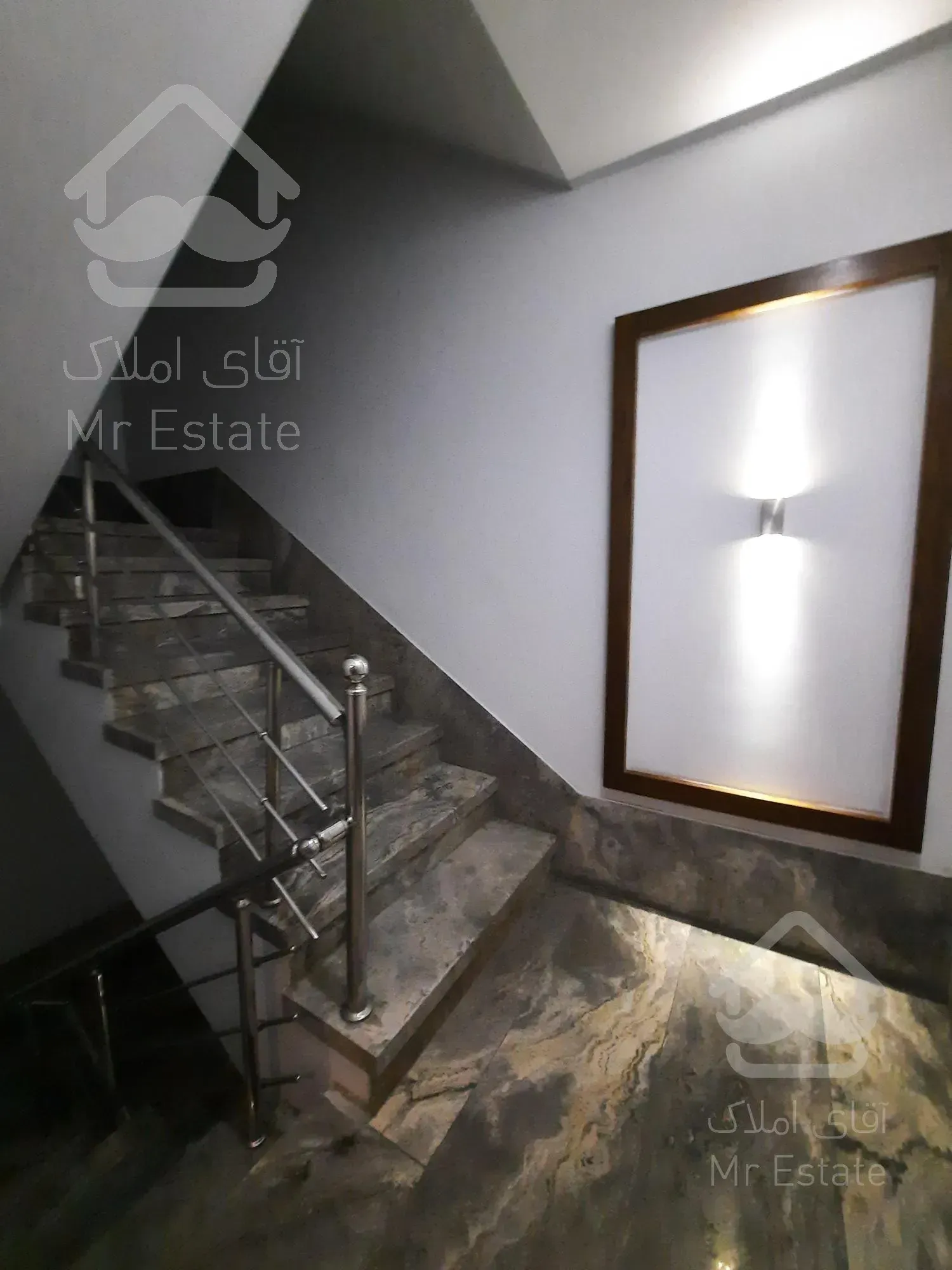 ۱۲۰مترنیلوفر،تاپ لوکیشن،۲خواب،غرق نور،شیک پاسیو