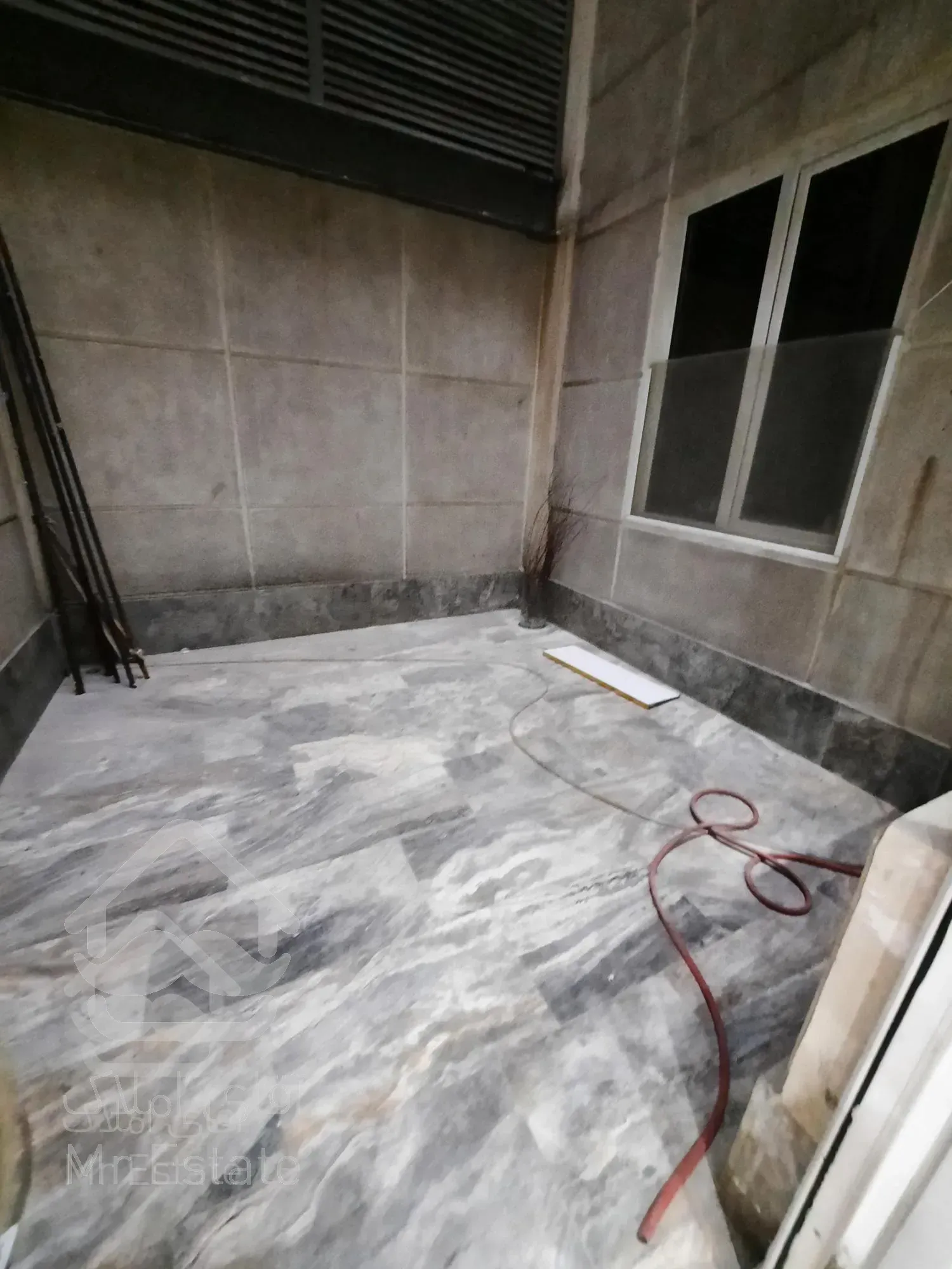 ۱۲۰مترنیلوفر،تاپ لوکیشن،۲خواب،غرق نور،شیک پاسیو