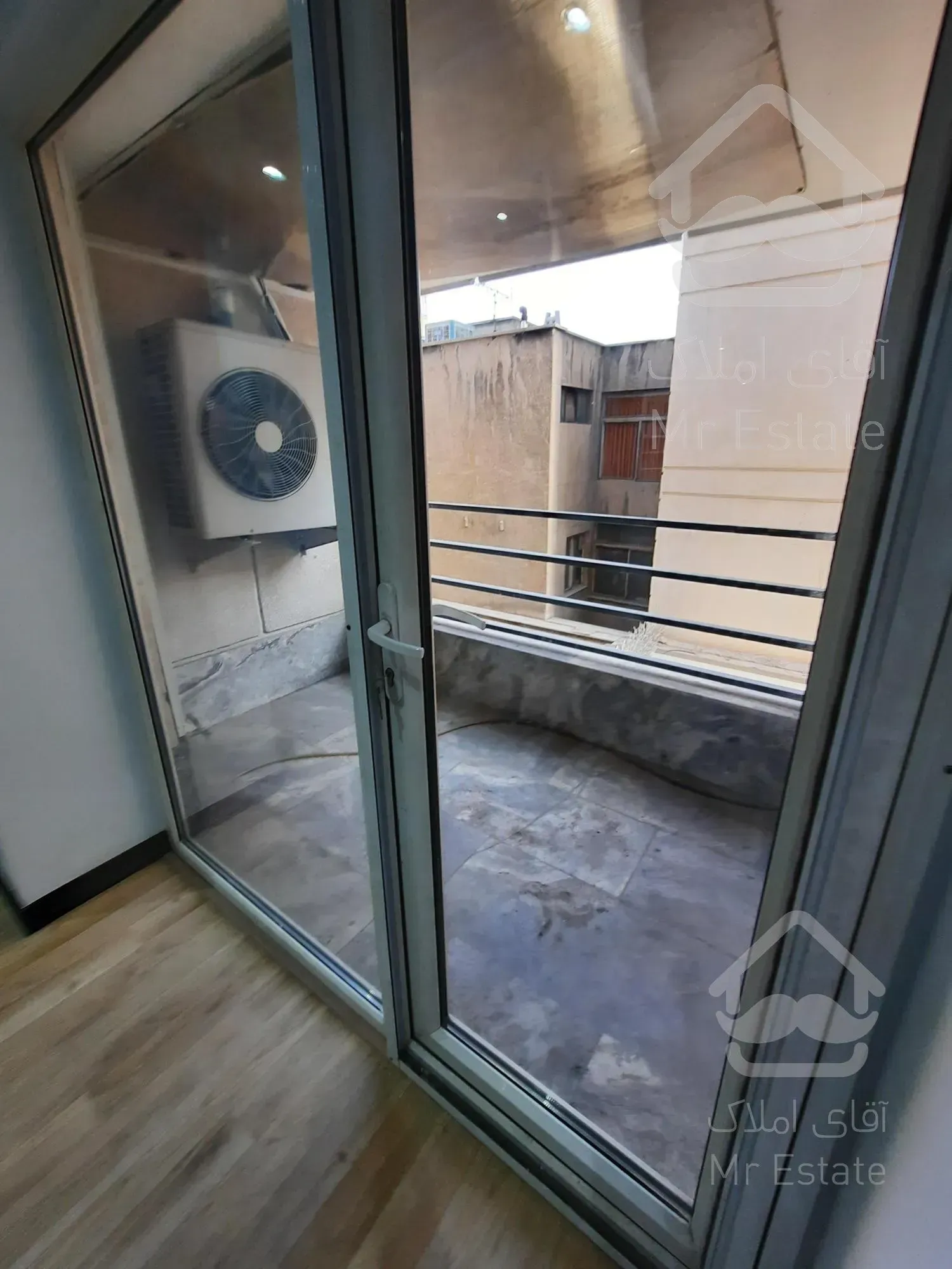 ۱۲۰مترنیلوفر،تاپ لوکیشن،۲خواب،غرق نور،شیک پاسیو