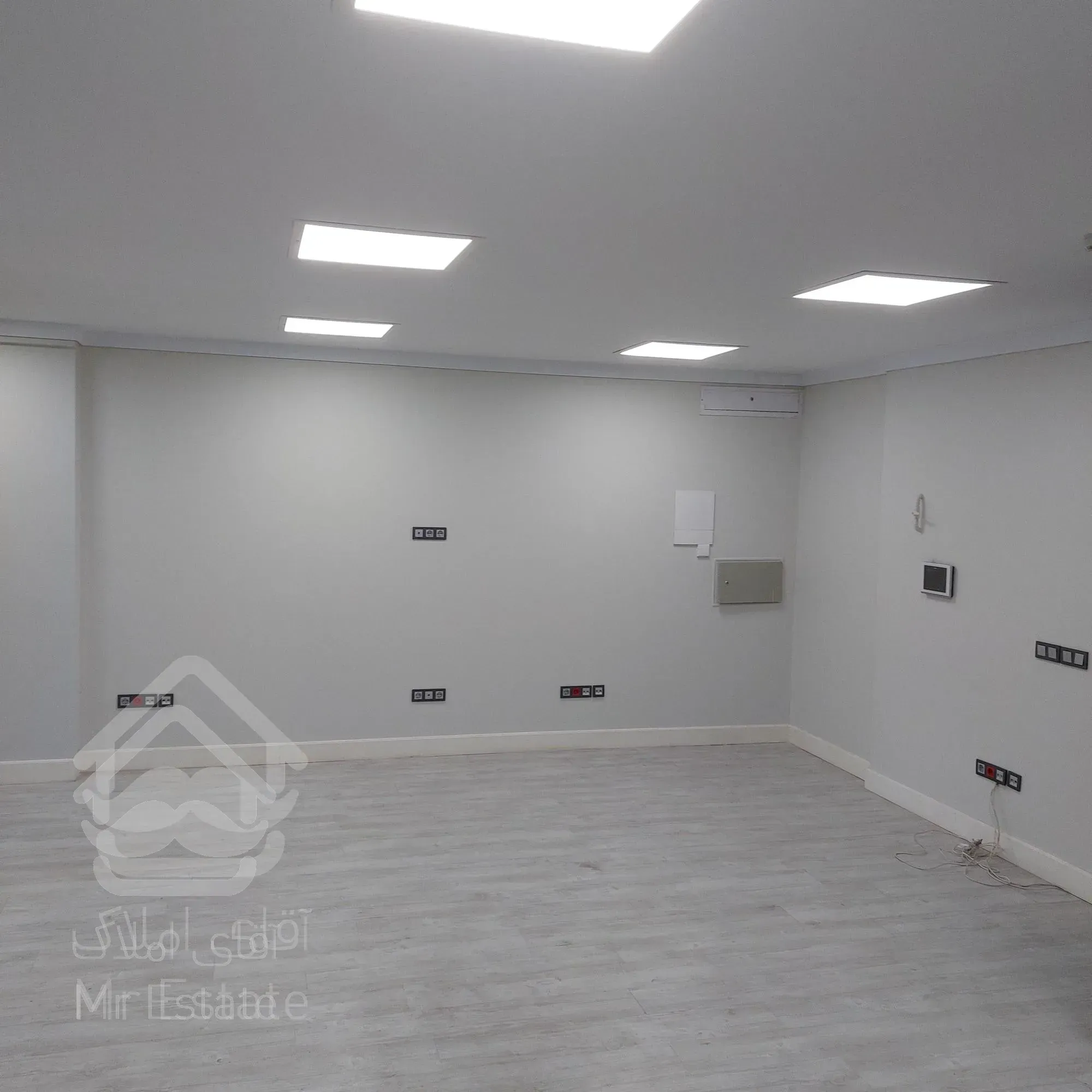 ۹۰ متر موقعیت اداری لوکس