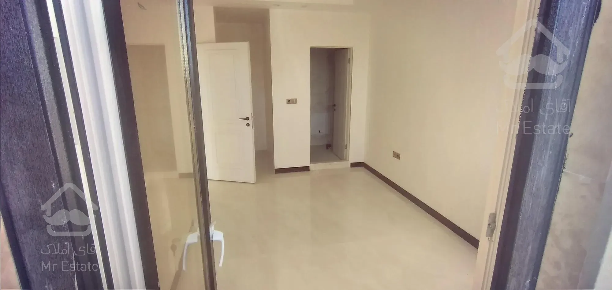 فروش آپارتمان ۱۴۰ متری ورامین کلید نخورده