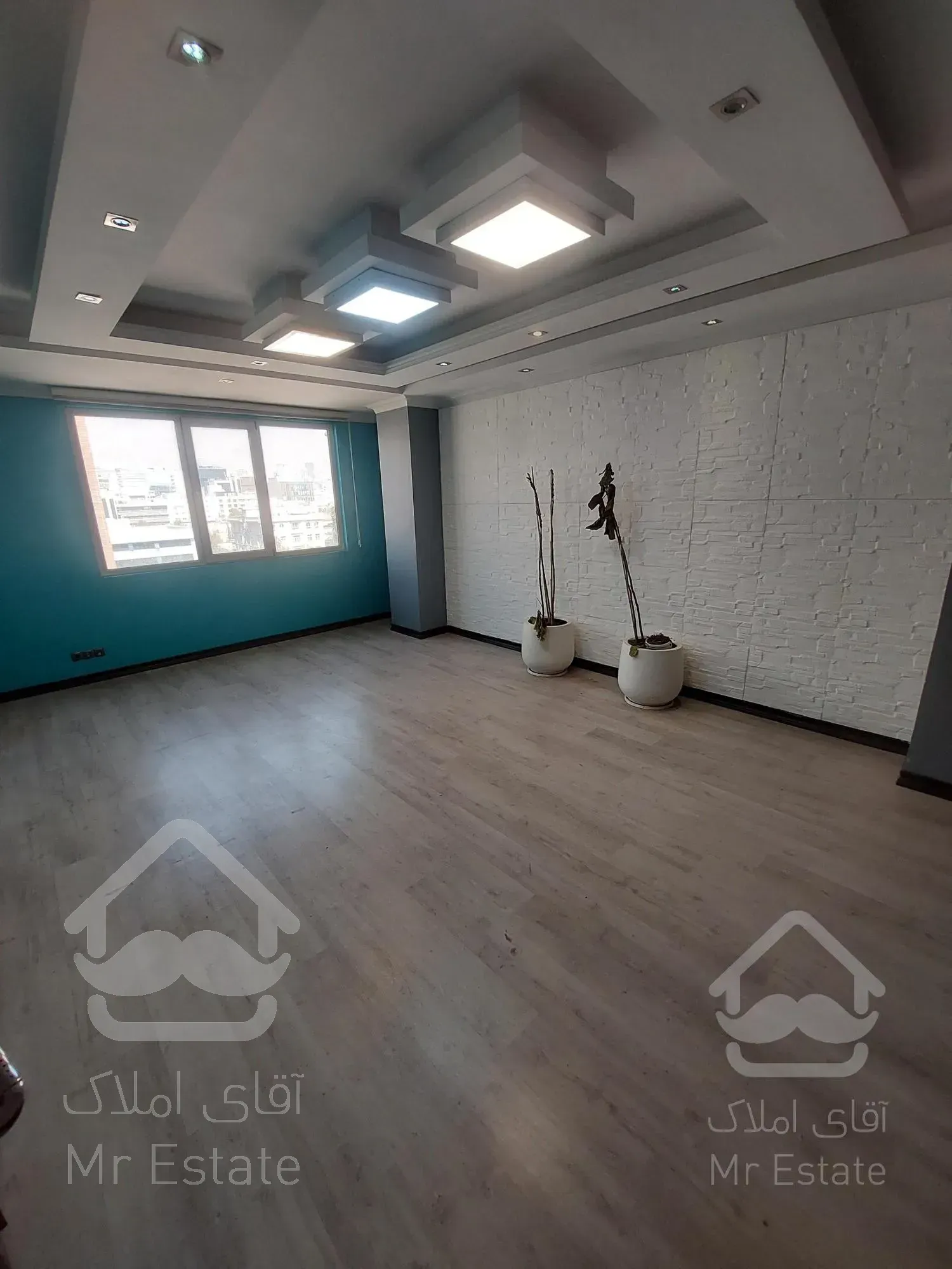 ۱۰۰ متر سند اداری بر اصلی میرداماد تابلو خور