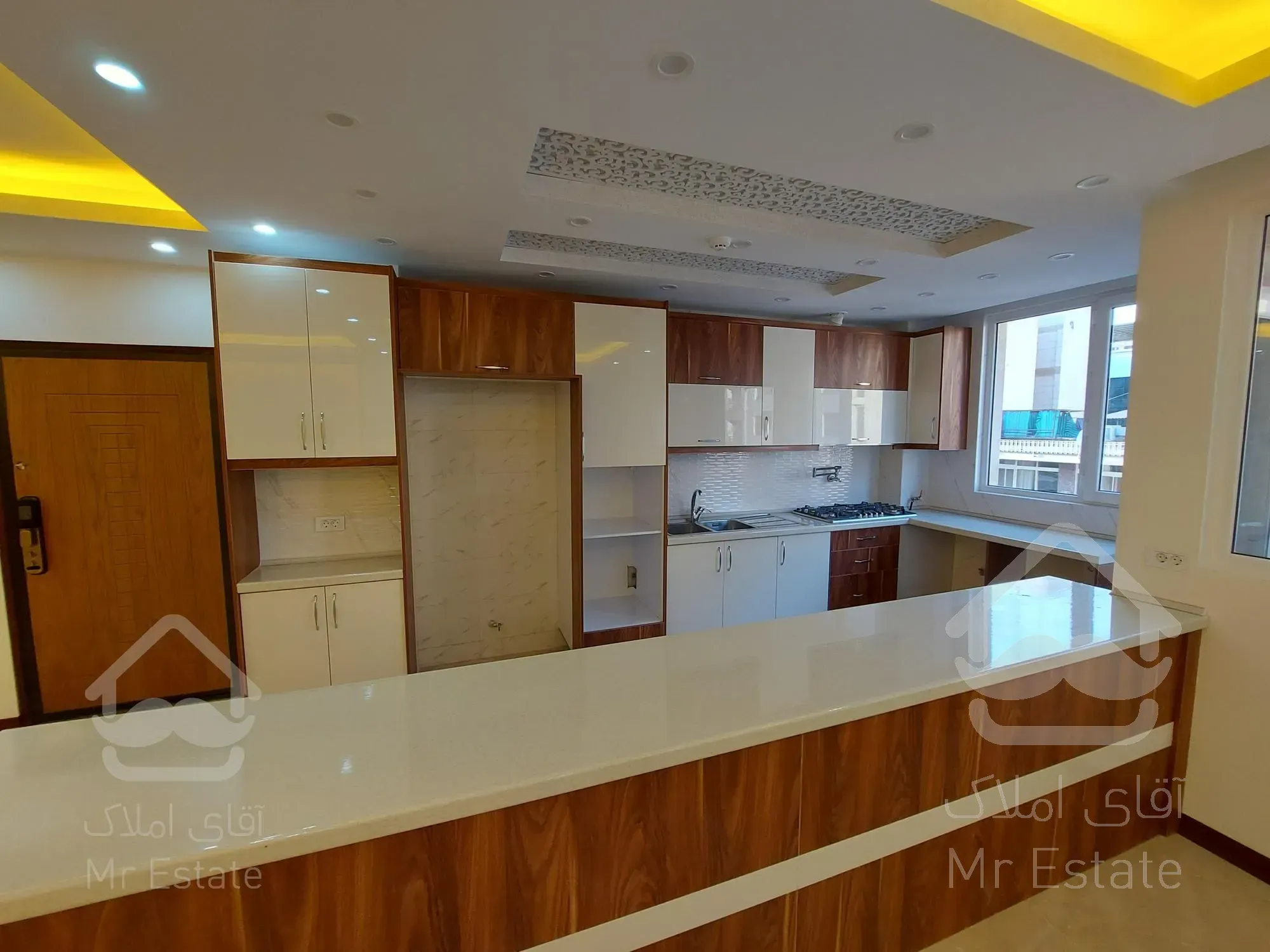 رهن آپارتمان مسکونی ۱۴۰متر۲خواب نوساز قائم مقا مسنایی