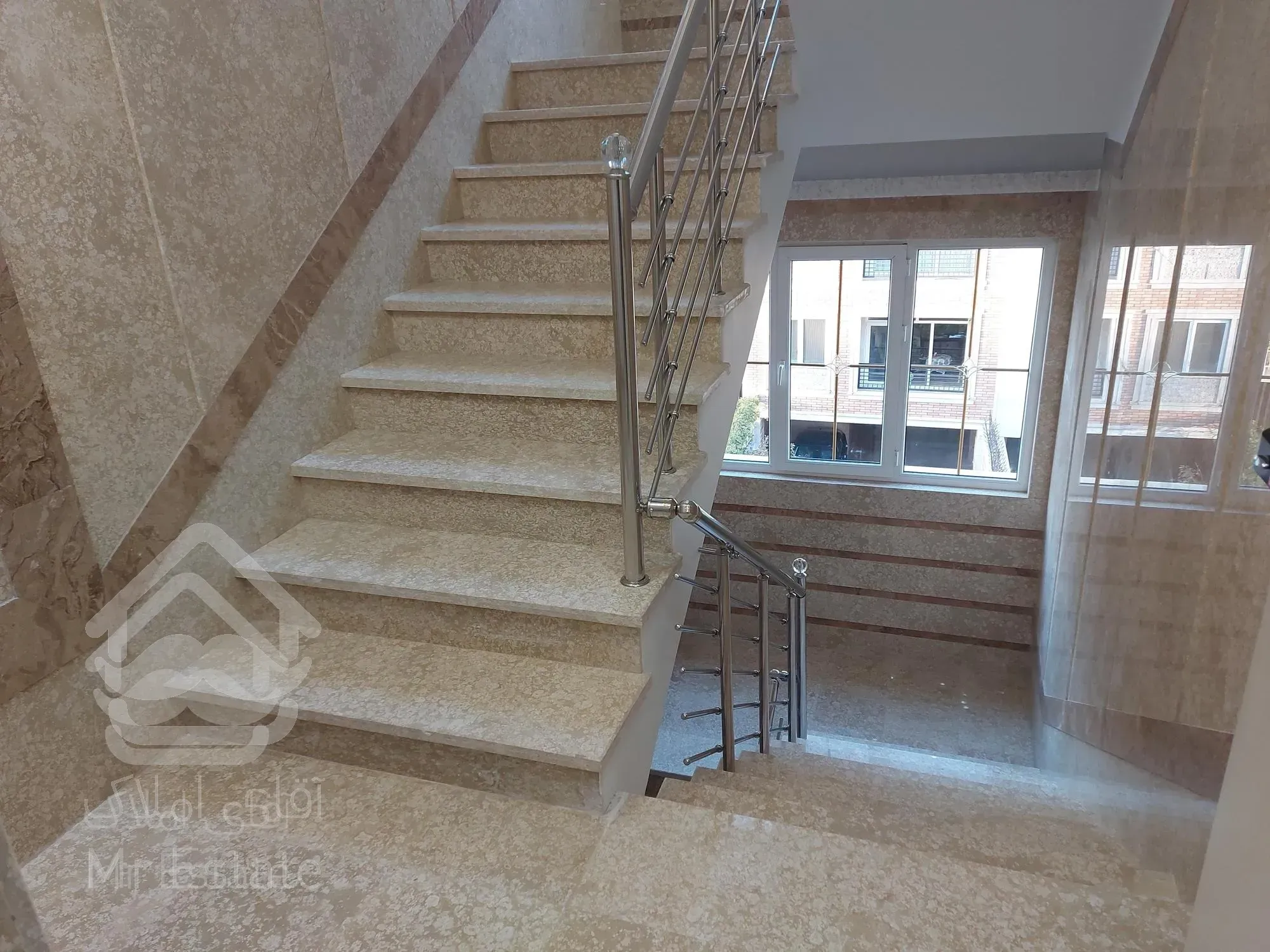 رهن آپارتمان مسکونی ۱۴۰متر۲خواب نوساز قائم مقا مسنایی