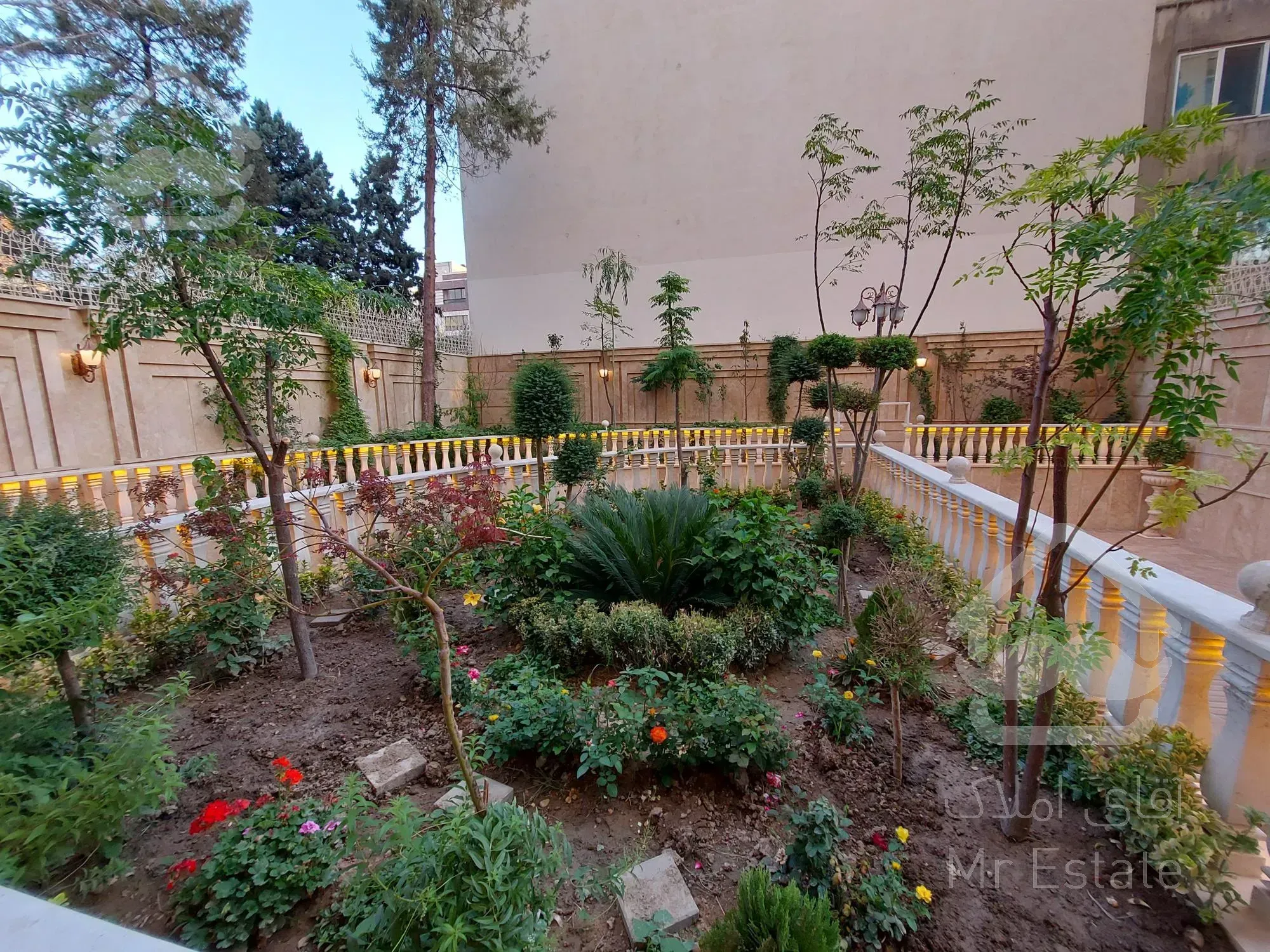 رهن آپارتمان مسکونی ۱۴۰متر۲خواب نوساز قائم مقا مسنایی