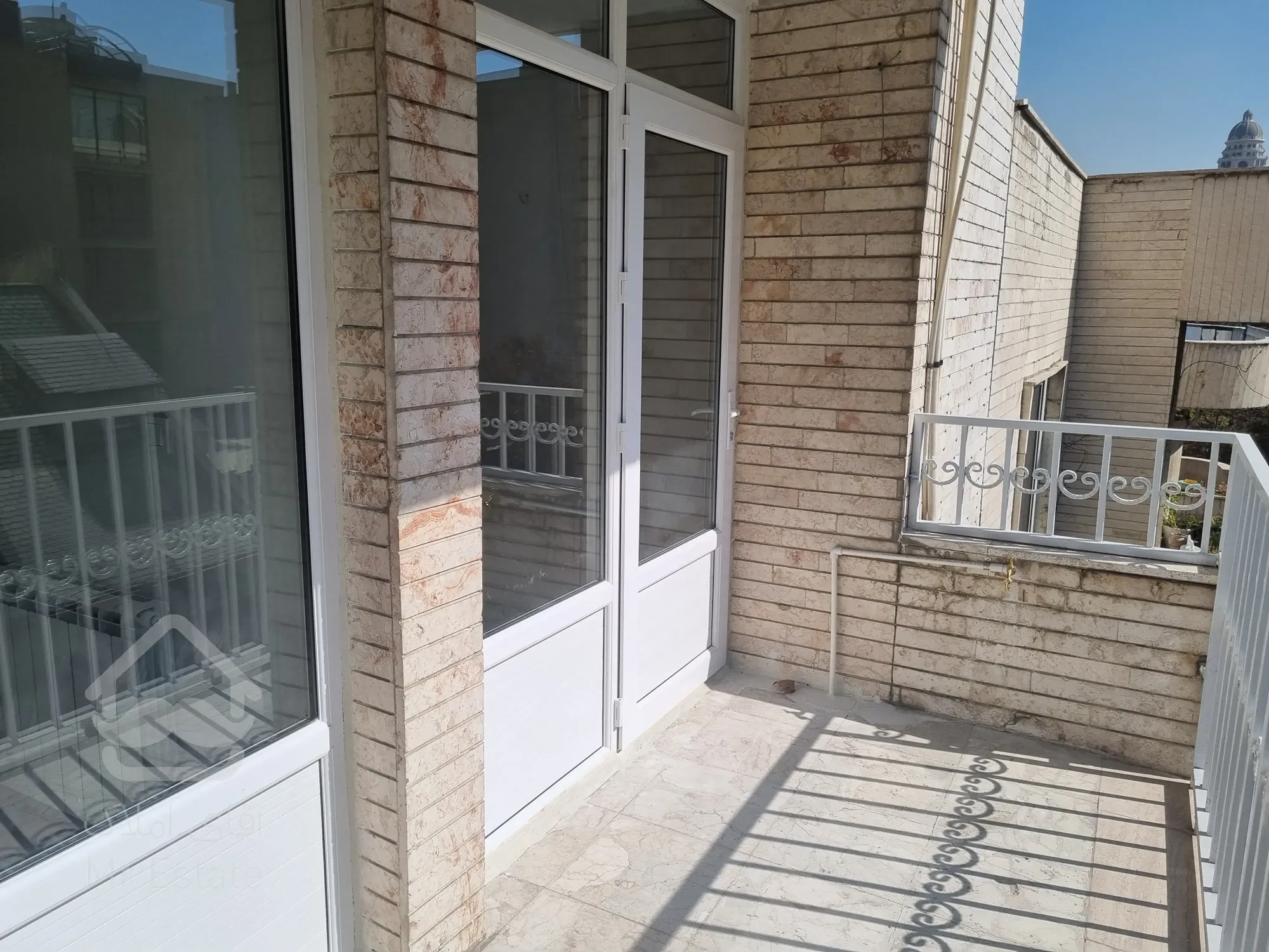 ۱۵۵ متر امانیه روبروی پارک ملت