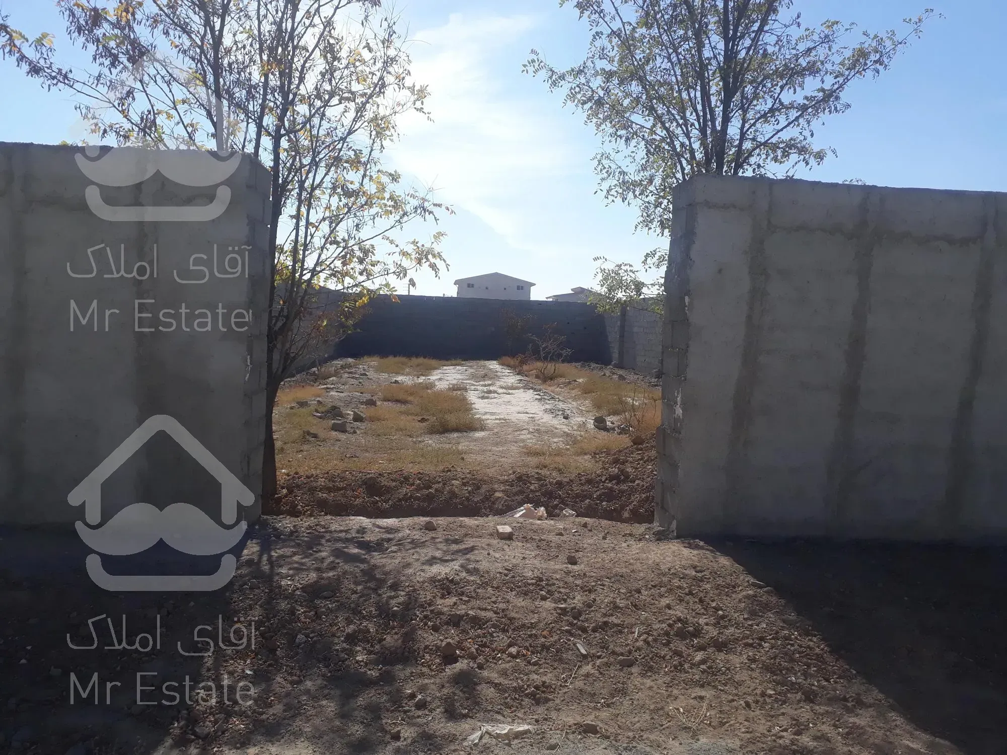 زمین چهاردیواری ویلایی